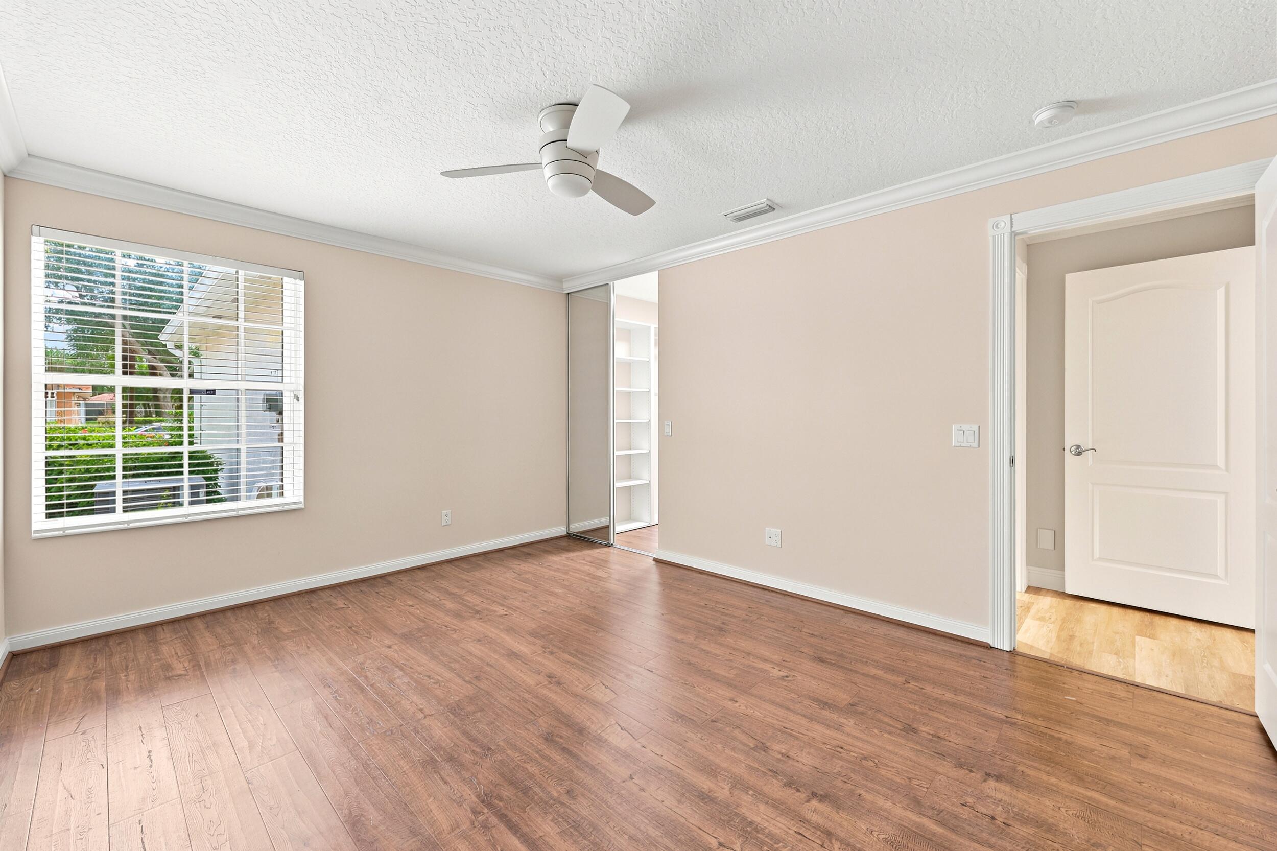 RIVERWALK - Residential