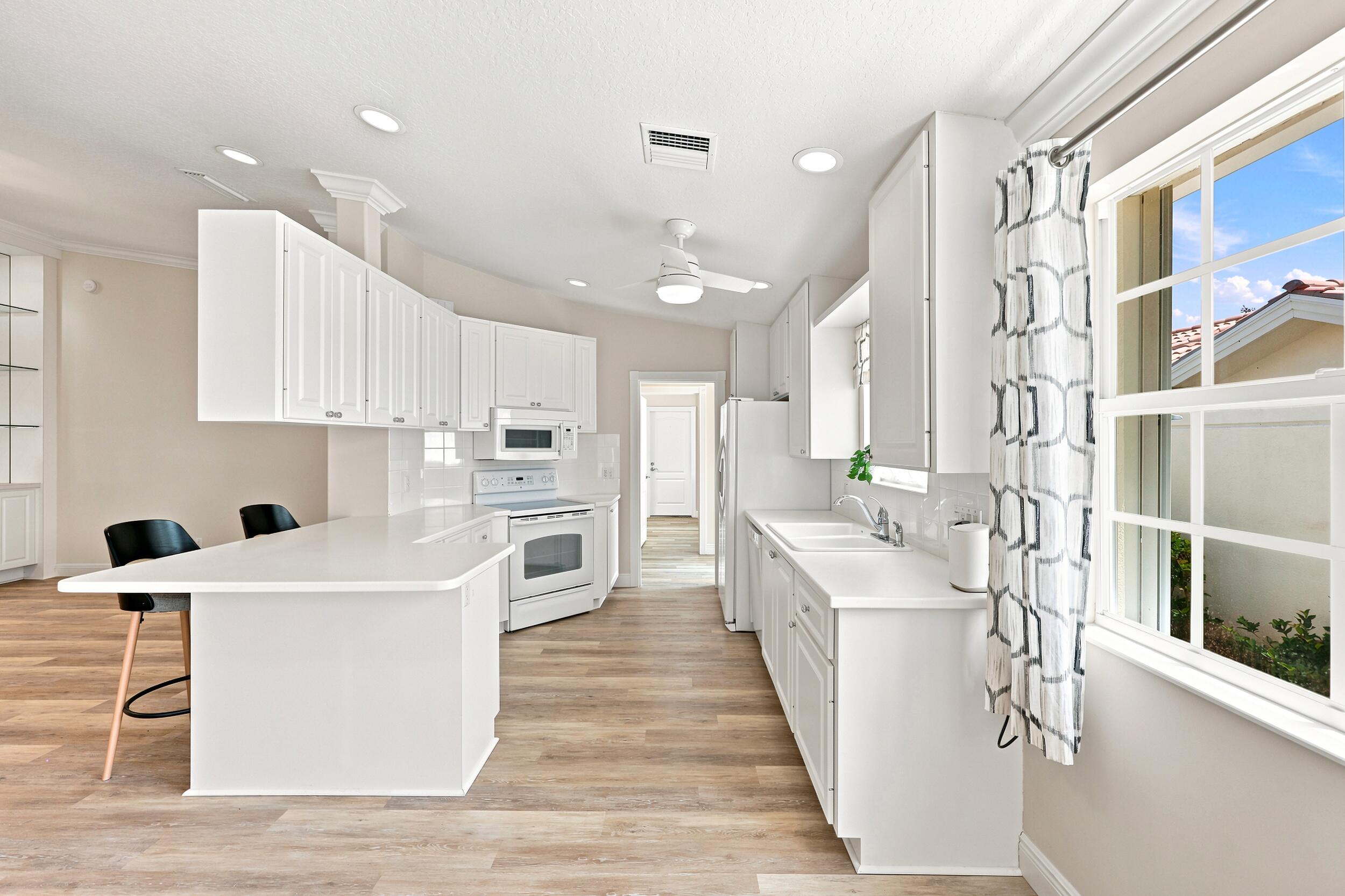 RIVERWALK - Residential