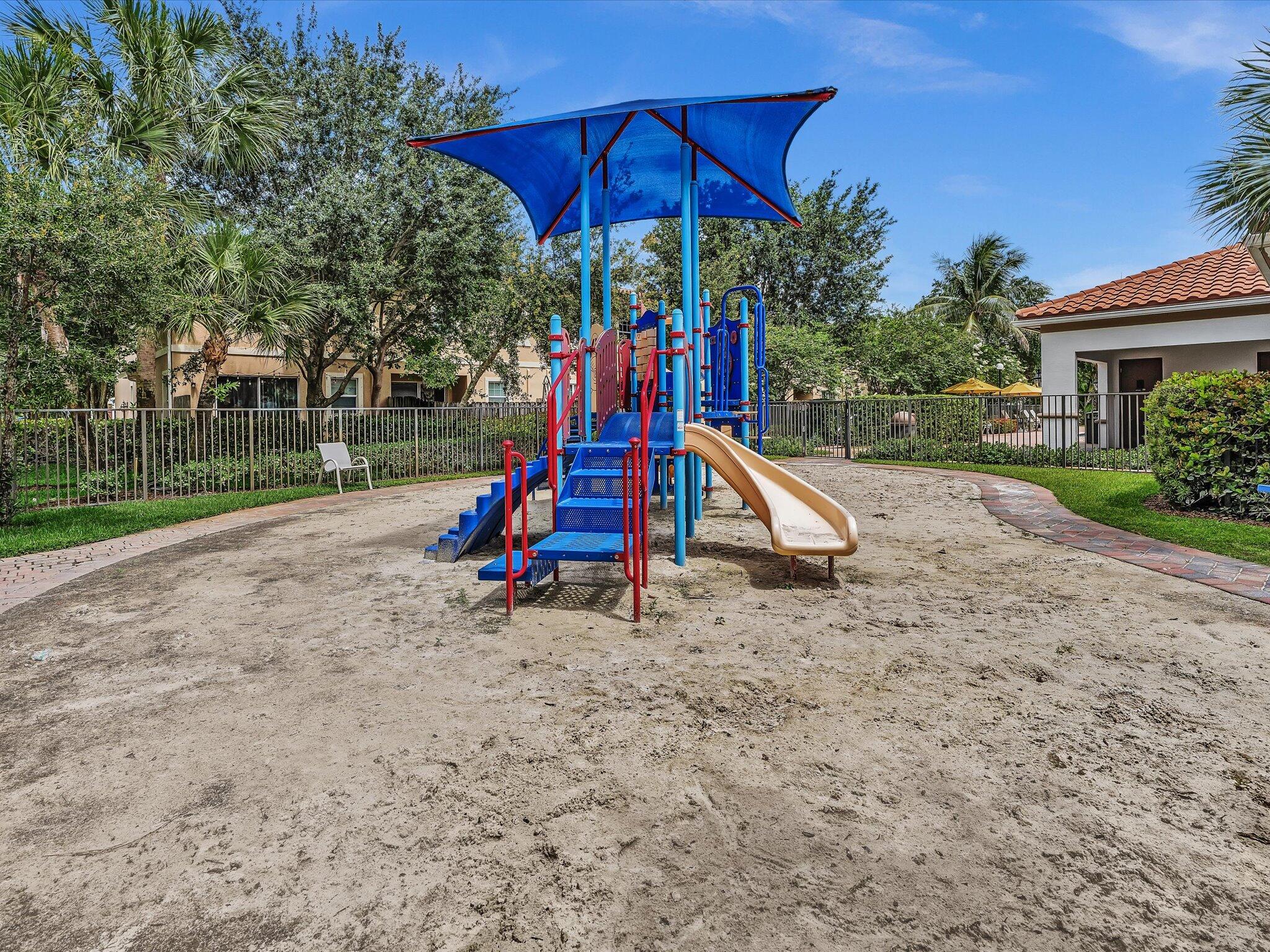 CHARLESTON COMMONS 2 - Residential