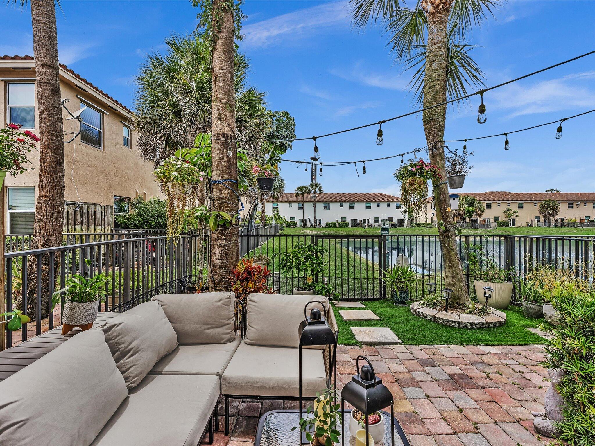 CHARLESTON COMMONS 2 - Residential
