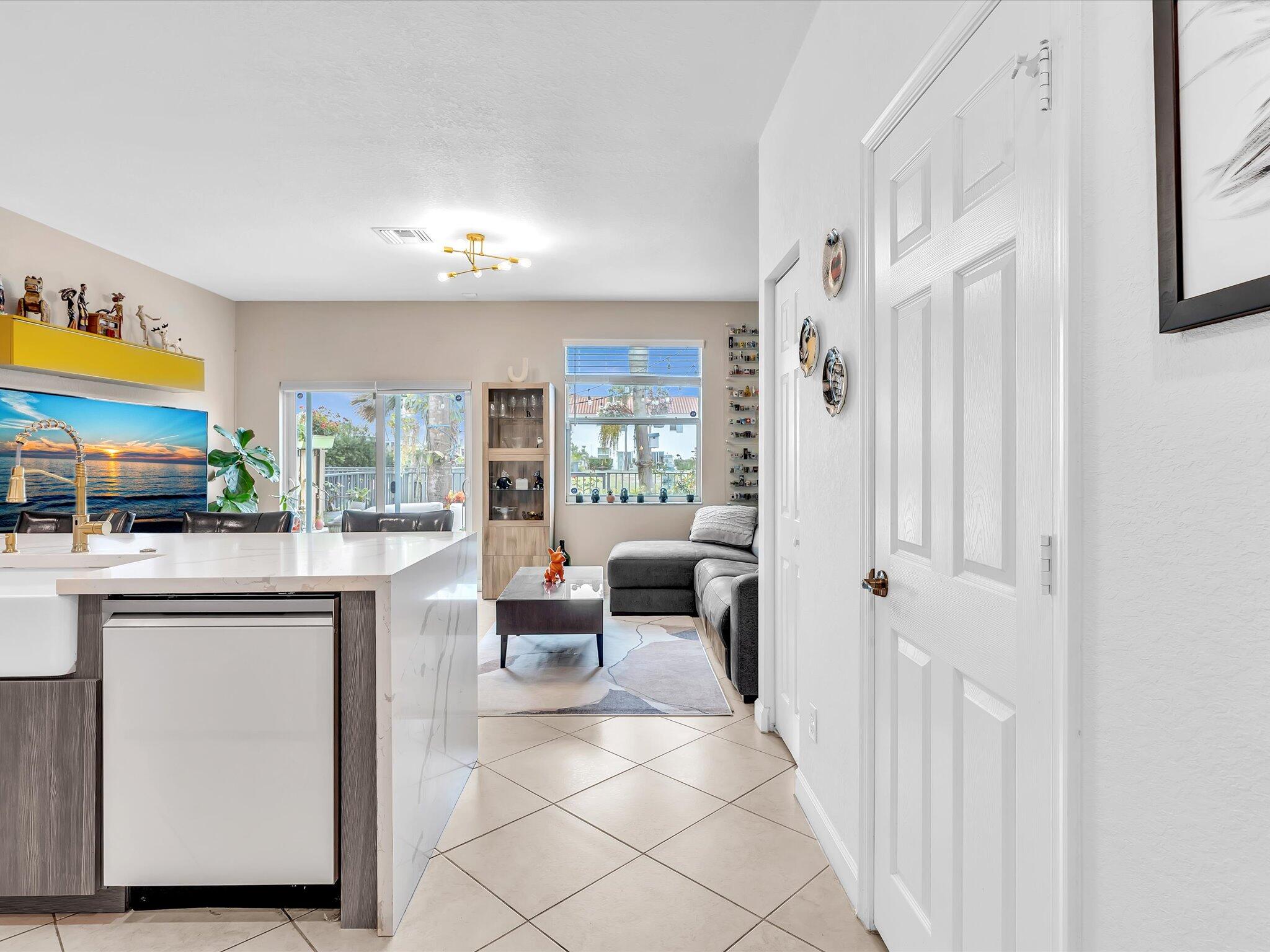 CHARLESTON COMMONS 2 - Residential
