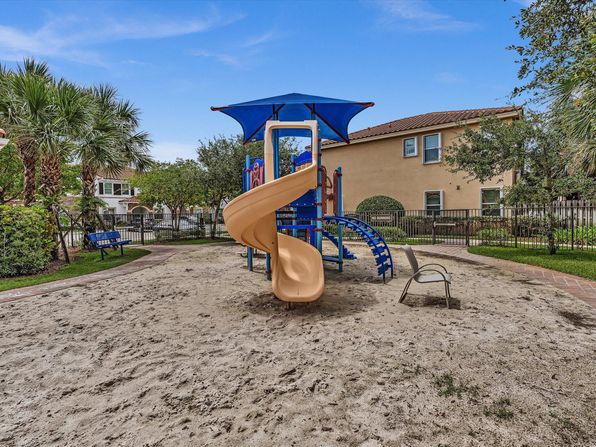 CHARLESTON COMMONS 2 - Residential