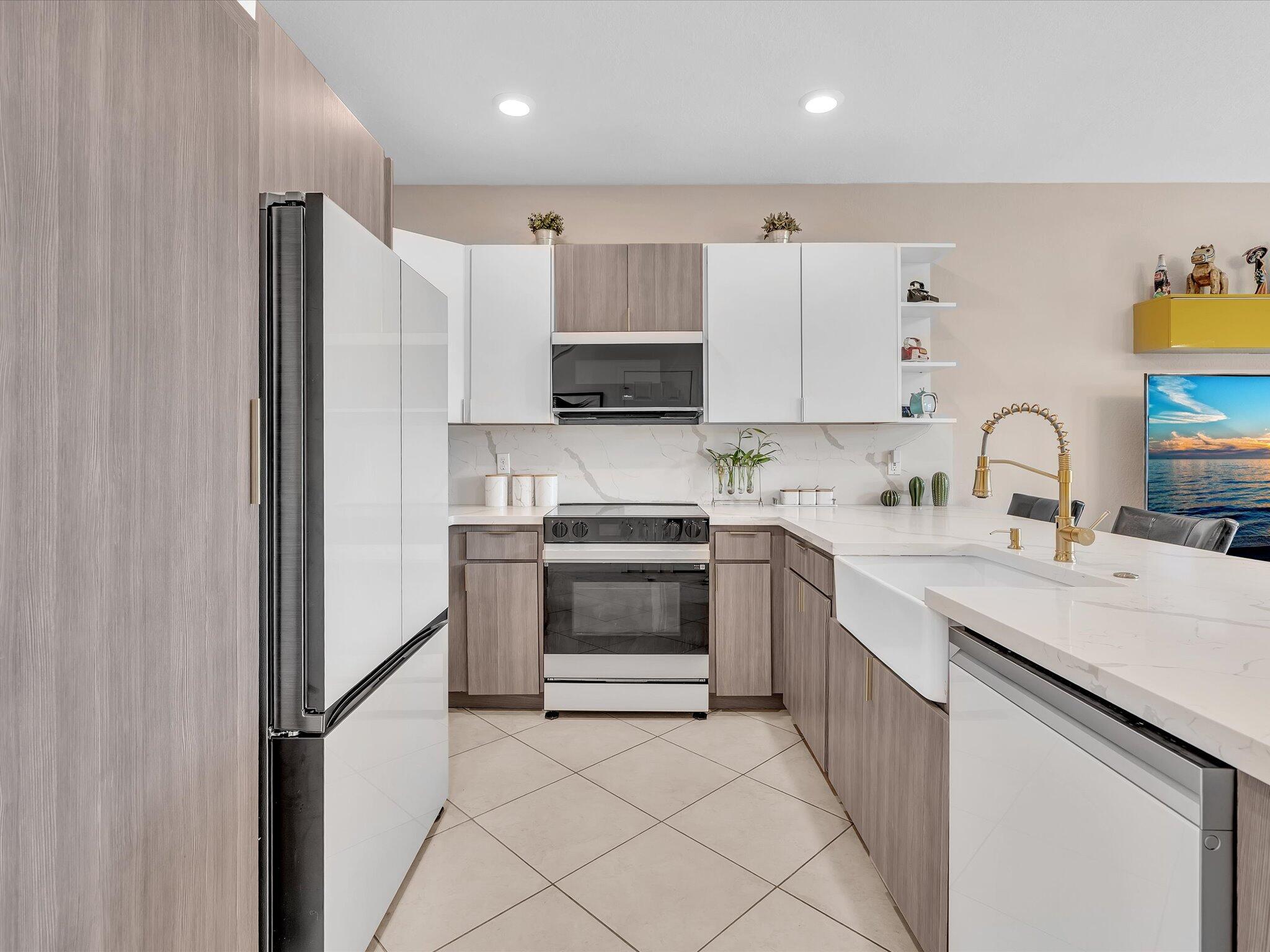 CHARLESTON COMMONS 2 - Residential