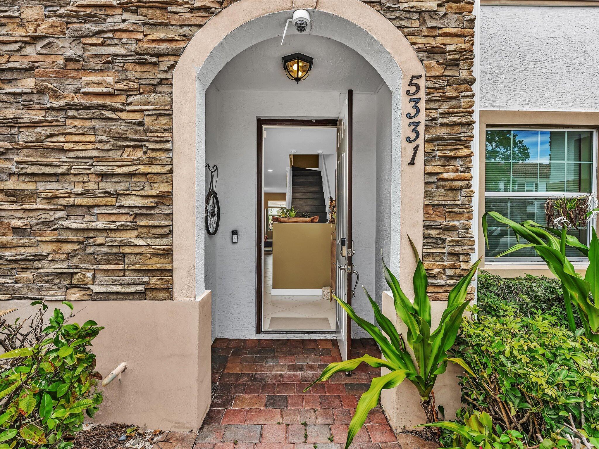 CHARLESTON COMMONS 2 - Residential