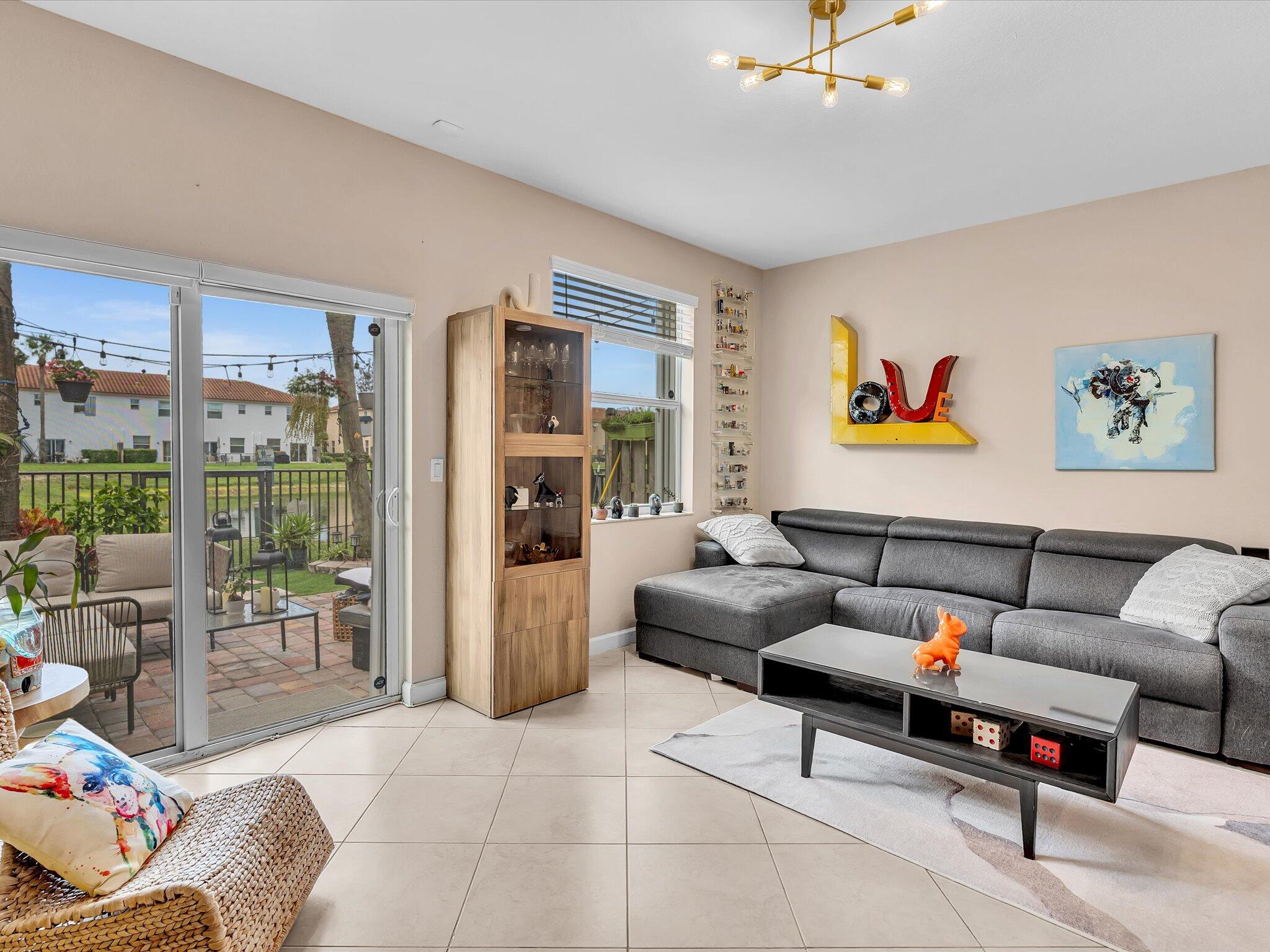 CHARLESTON COMMONS 2 - Residential