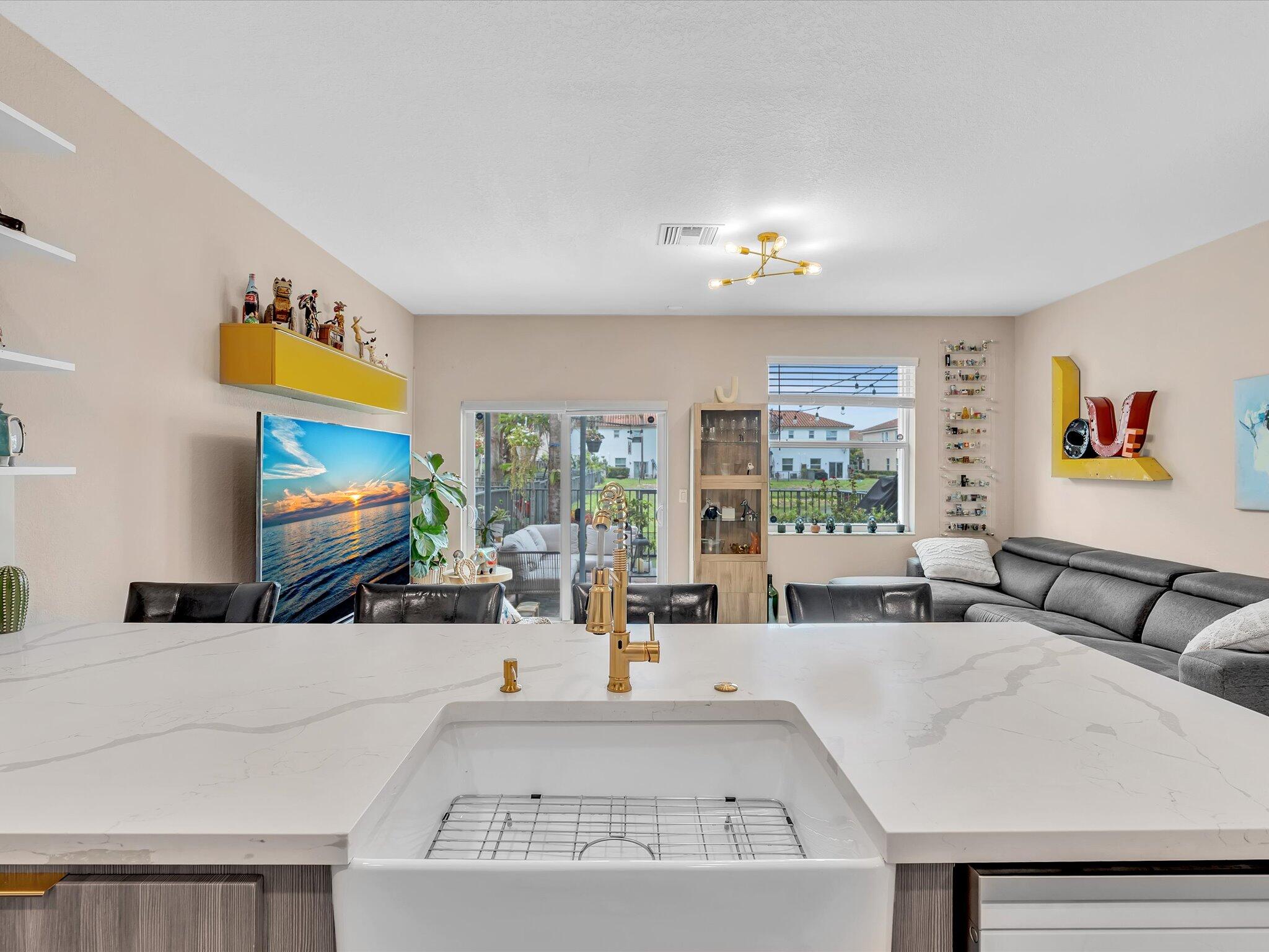 CHARLESTON COMMONS 2 - Residential