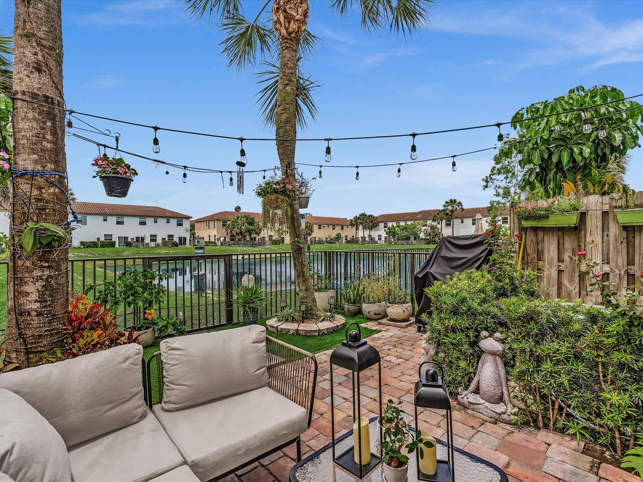CHARLESTON COMMONS 2 - Residential