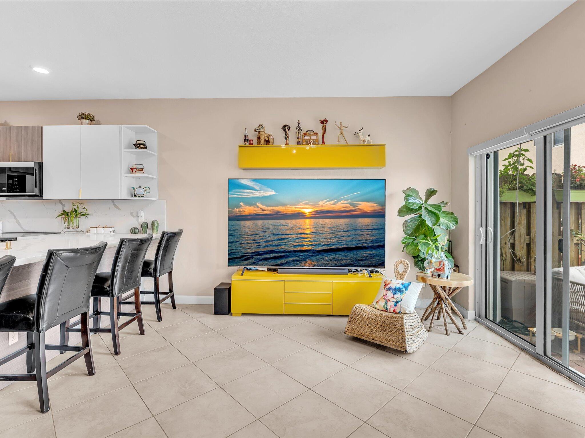 CHARLESTON COMMONS 2 - Residential