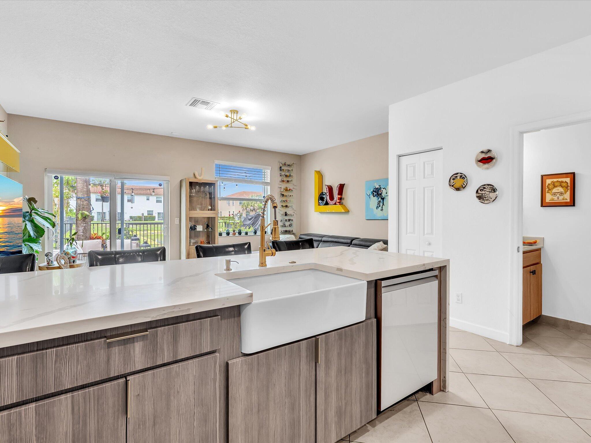 CHARLESTON COMMONS 2 - Residential