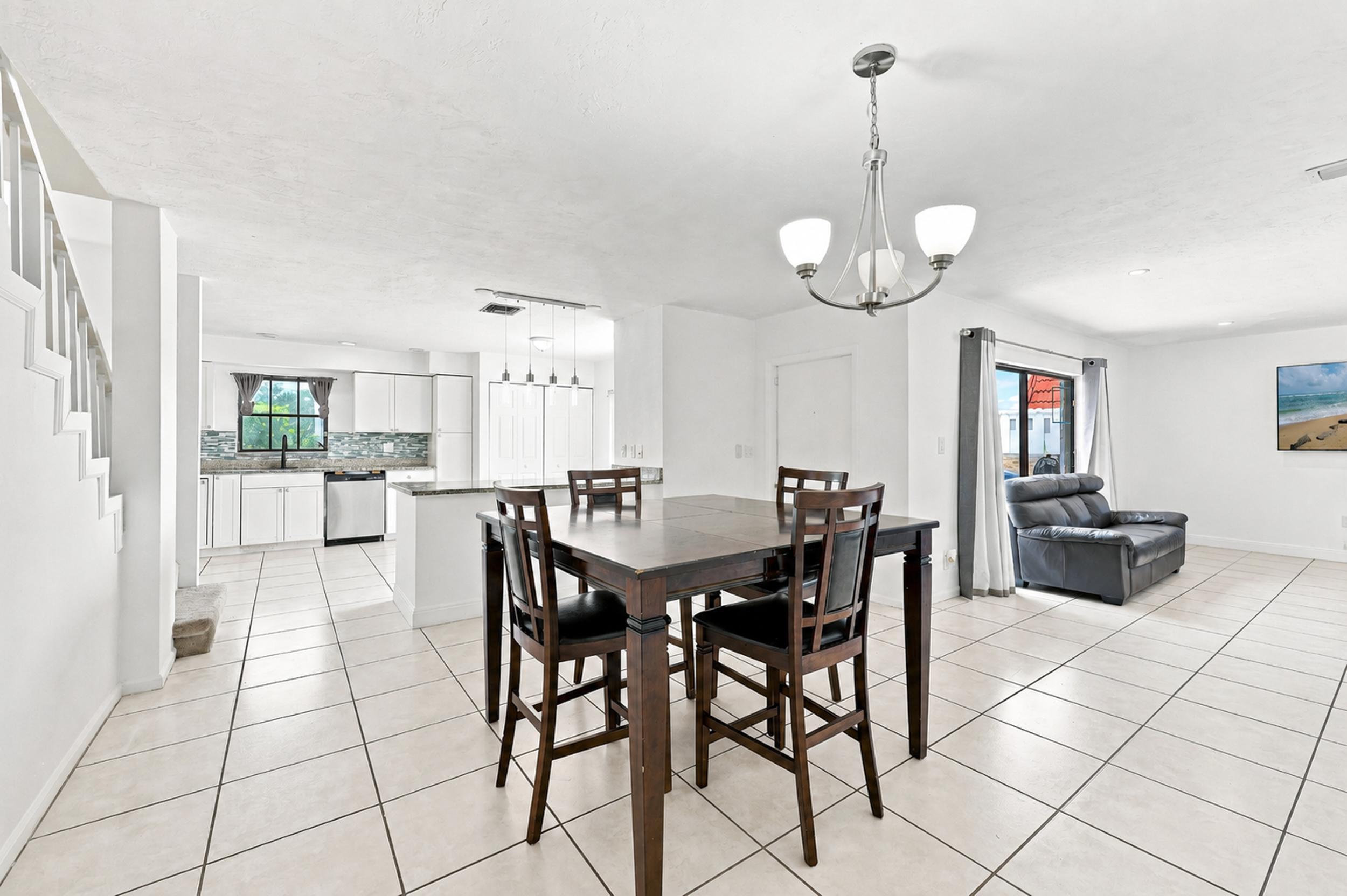 GOLFVIEW HARBOUR TOWNHOUSES - Residential