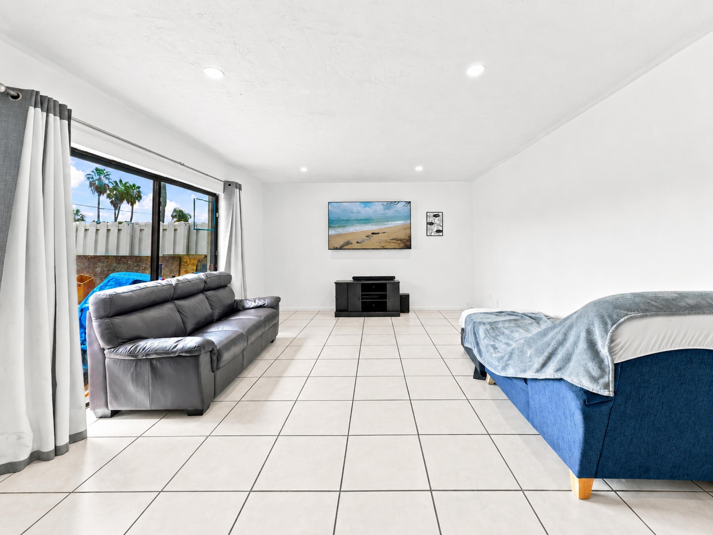 GOLFVIEW HARBOUR TOWNHOUSES - Residential
