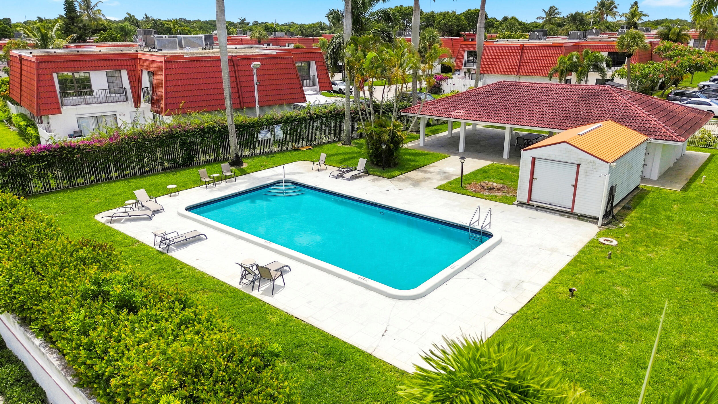 GOLFVIEW HARBOUR TOWNHOUSES - Residential