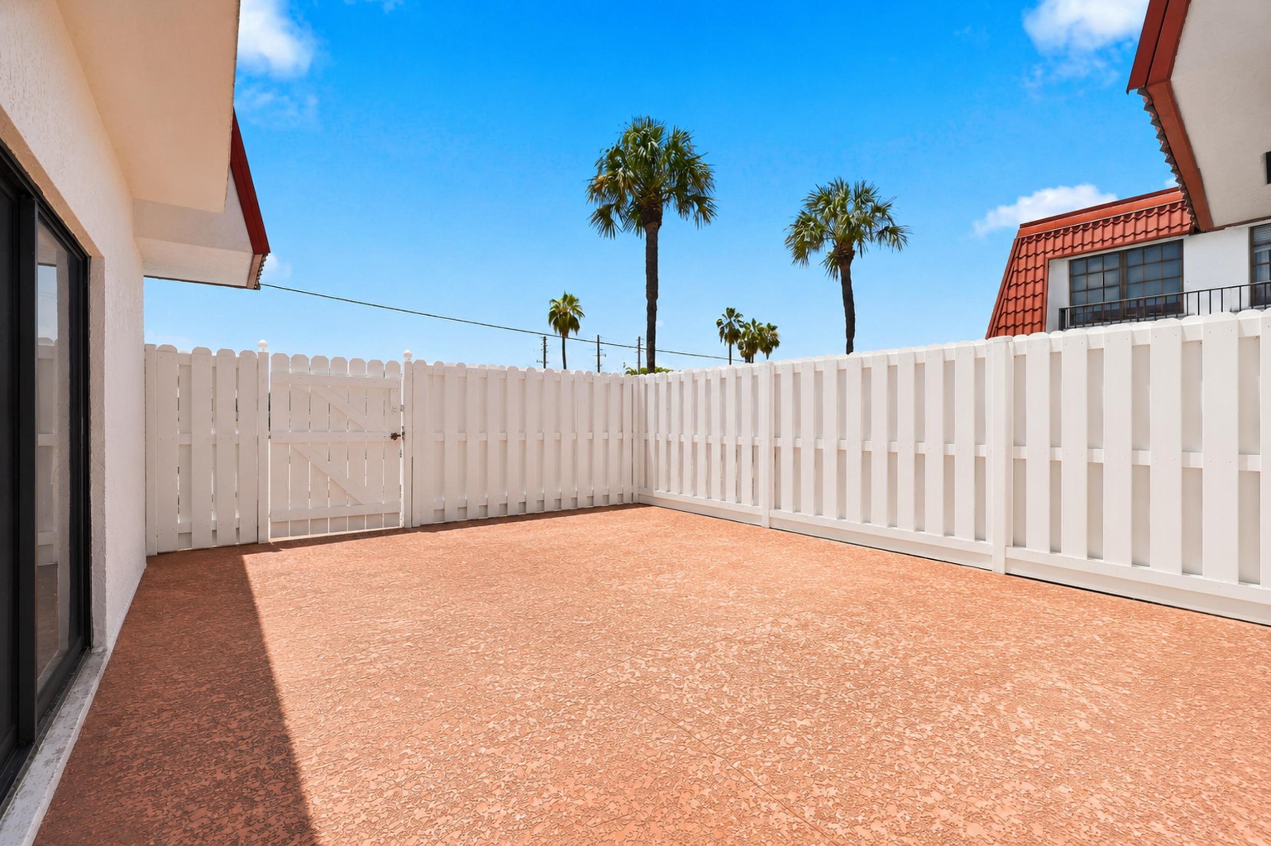 GOLFVIEW HARBOUR TOWNHOUSES - Residential
