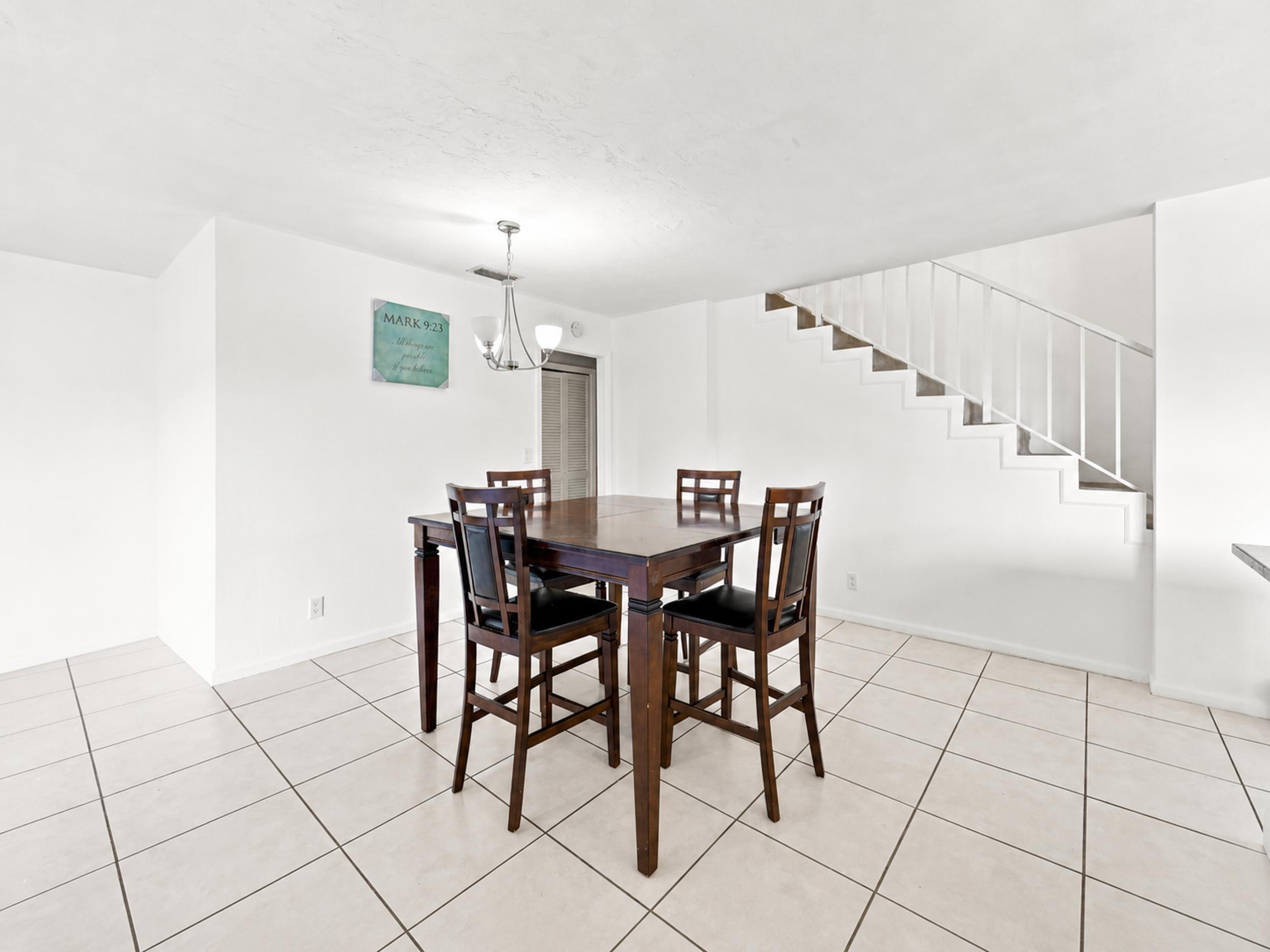 GOLFVIEW HARBOUR TOWNHOUSES - Residential