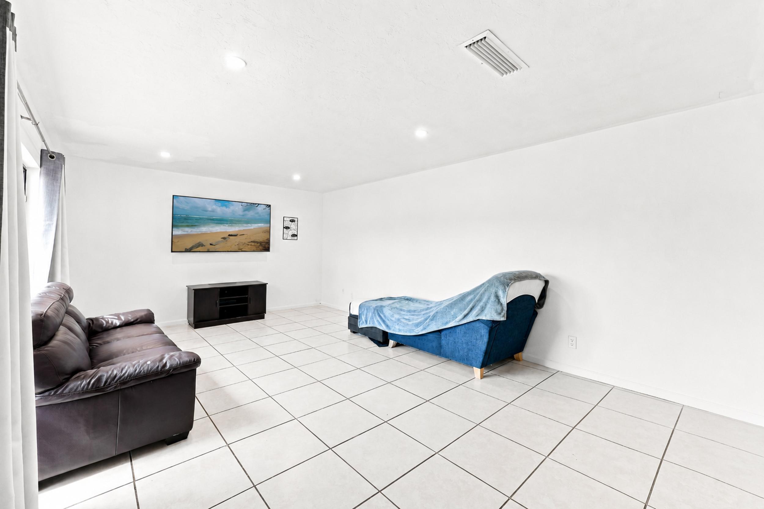 GOLFVIEW HARBOUR TOWNHOUSES - Residential