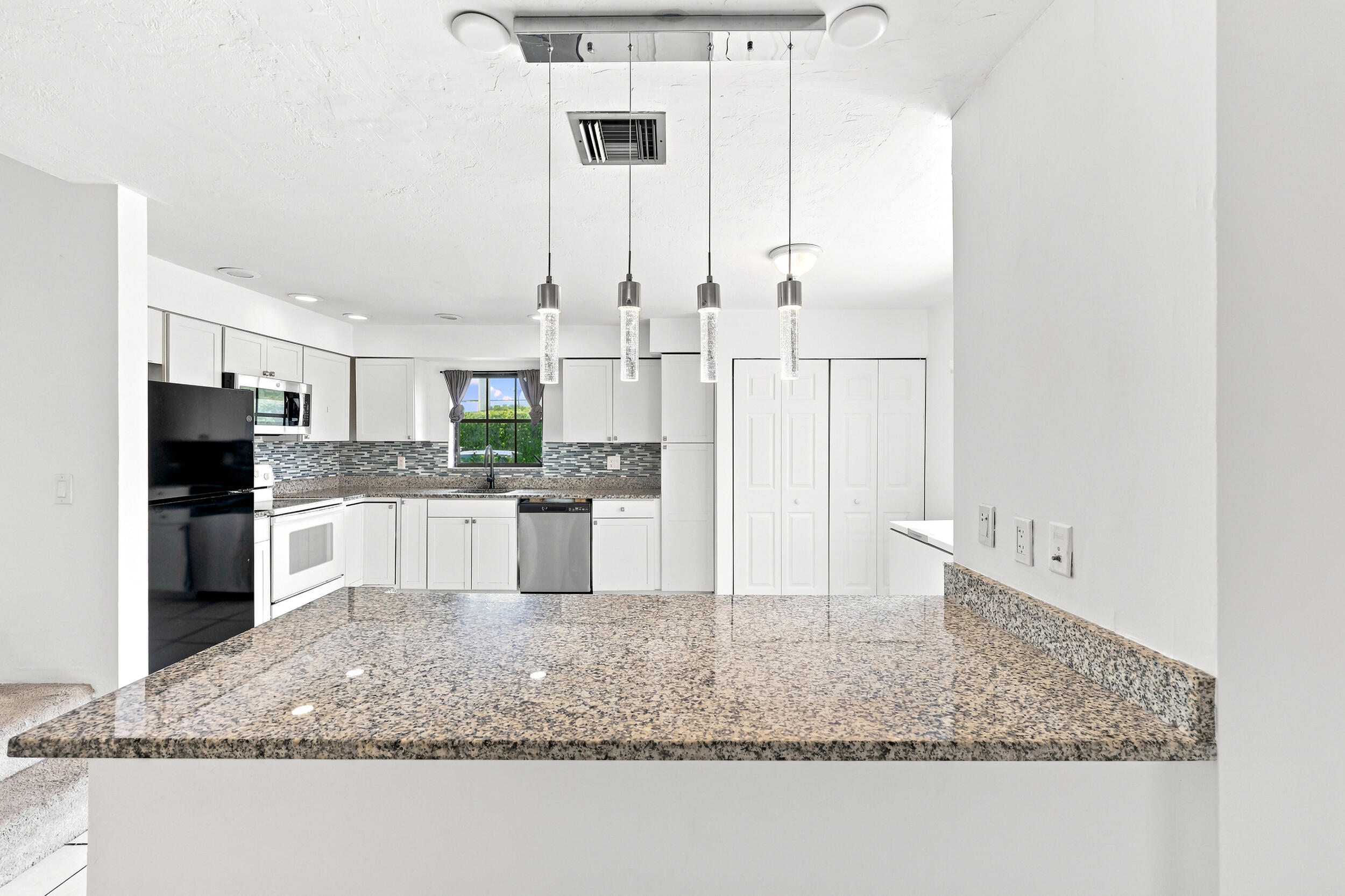 GOLFVIEW HARBOUR TOWNHOUSES - Residential