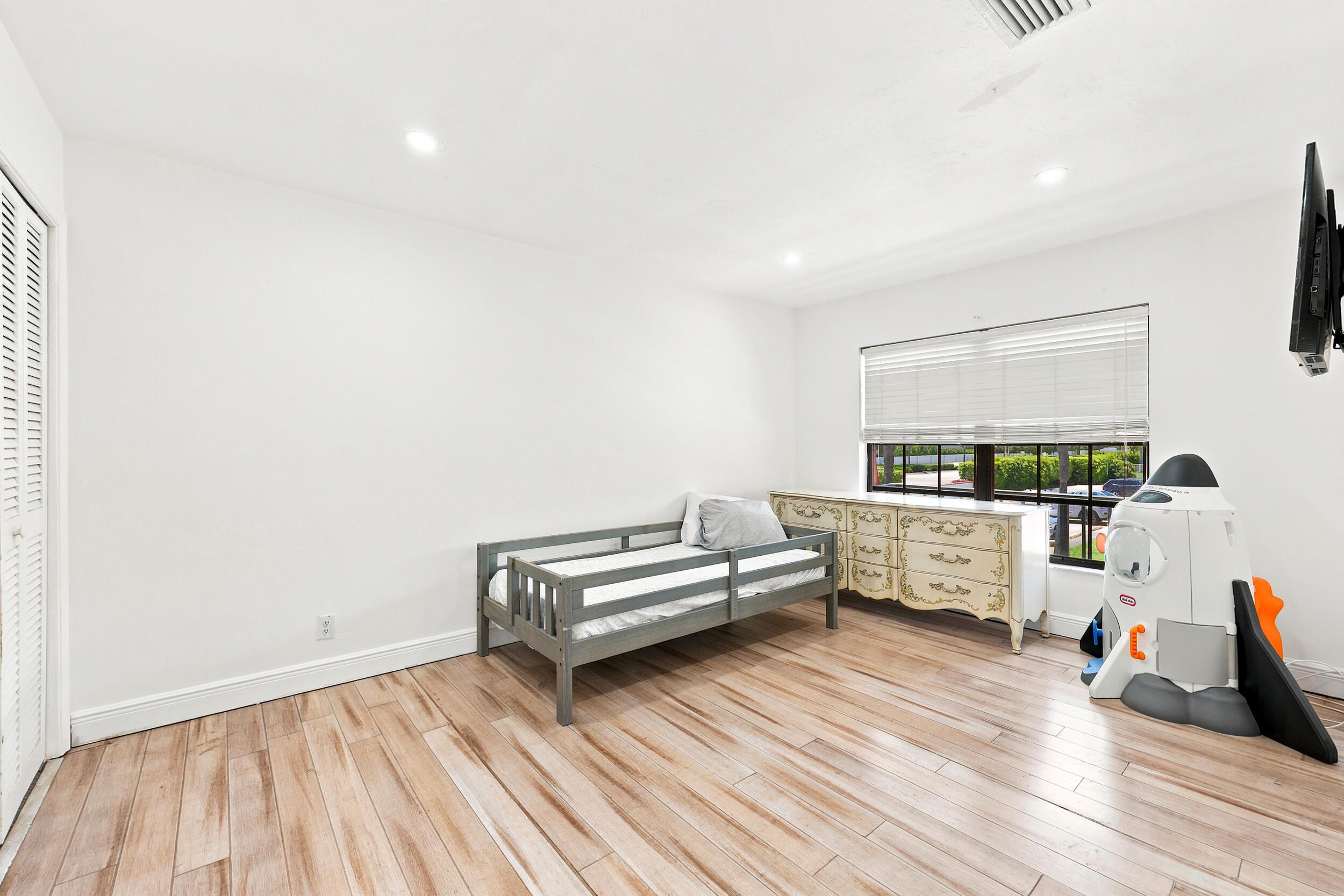 GOLFVIEW HARBOUR TOWNHOUSES - Residential