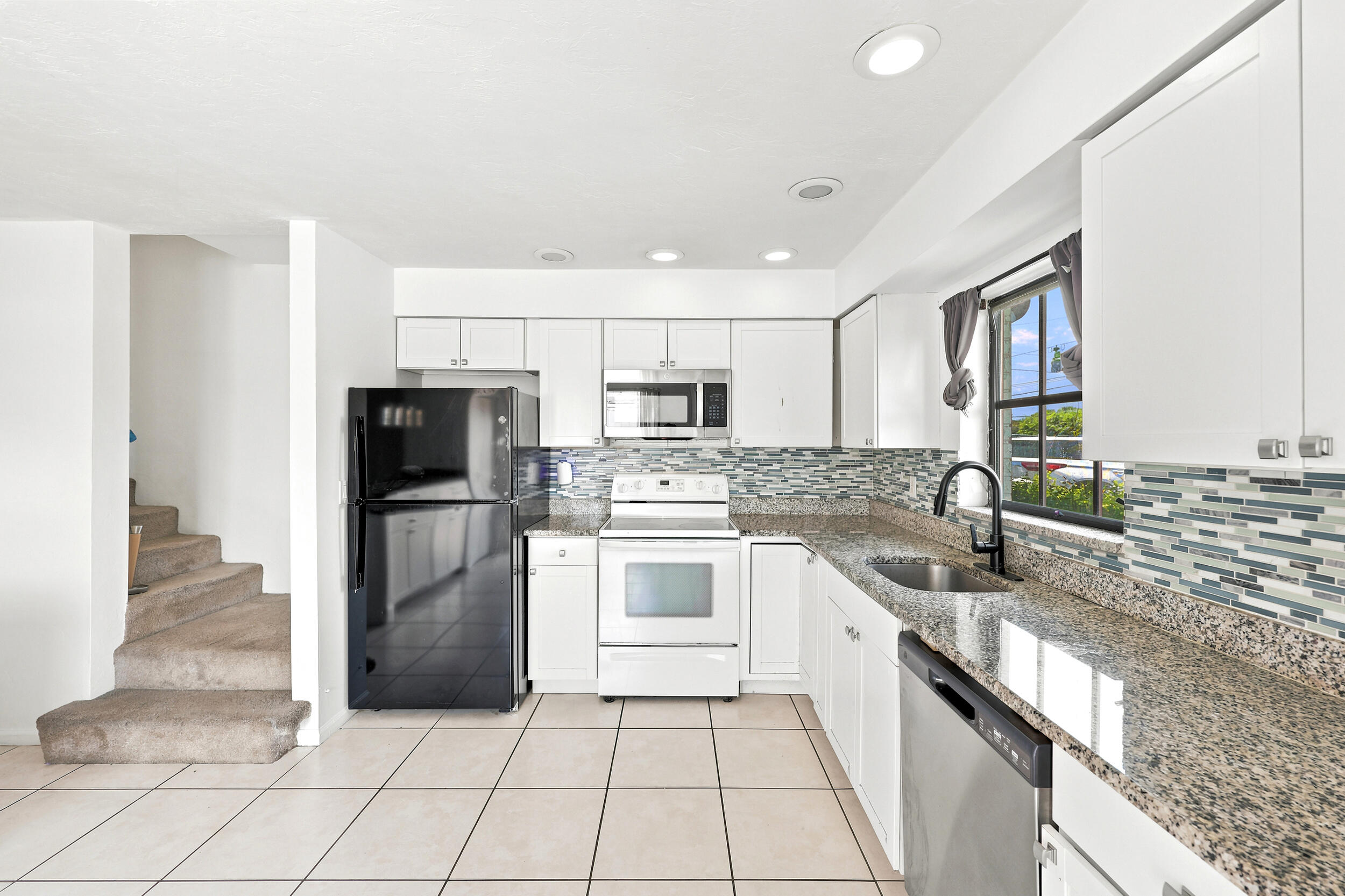 GOLFVIEW HARBOUR TOWNHOUSES - Residential