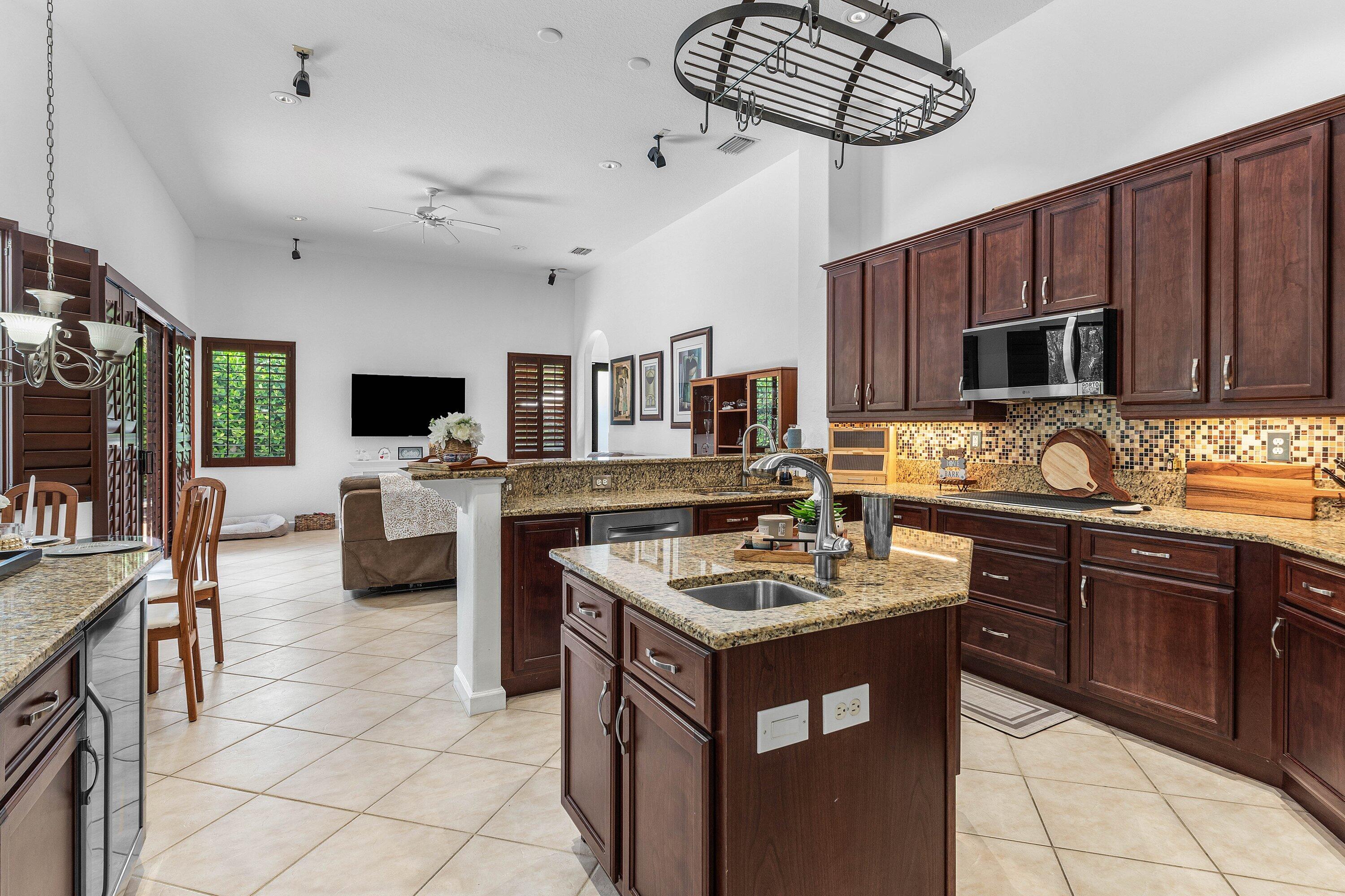 WEST SHORE - Residential