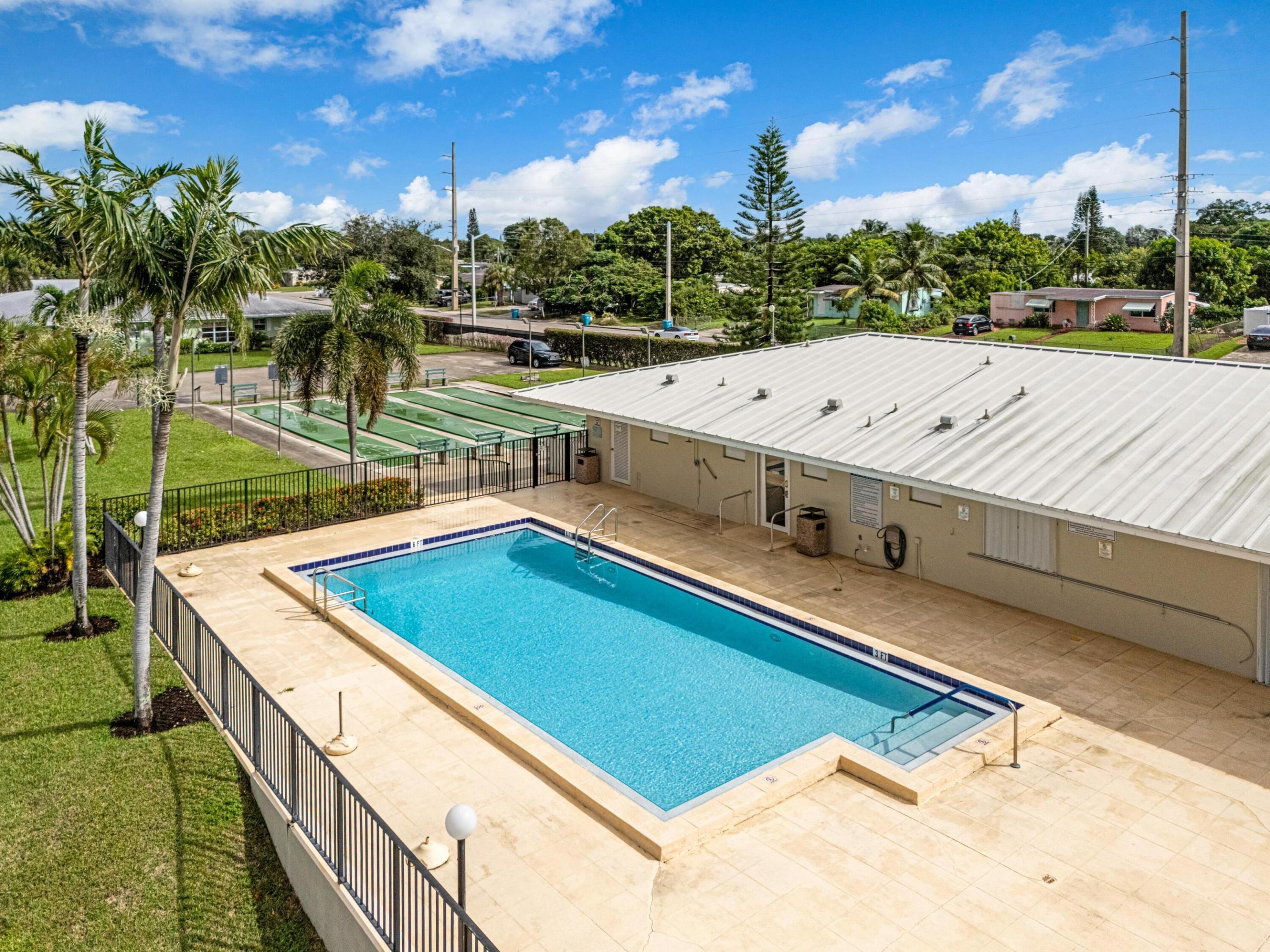 PINE POINT VILLAS CONDO - Residential