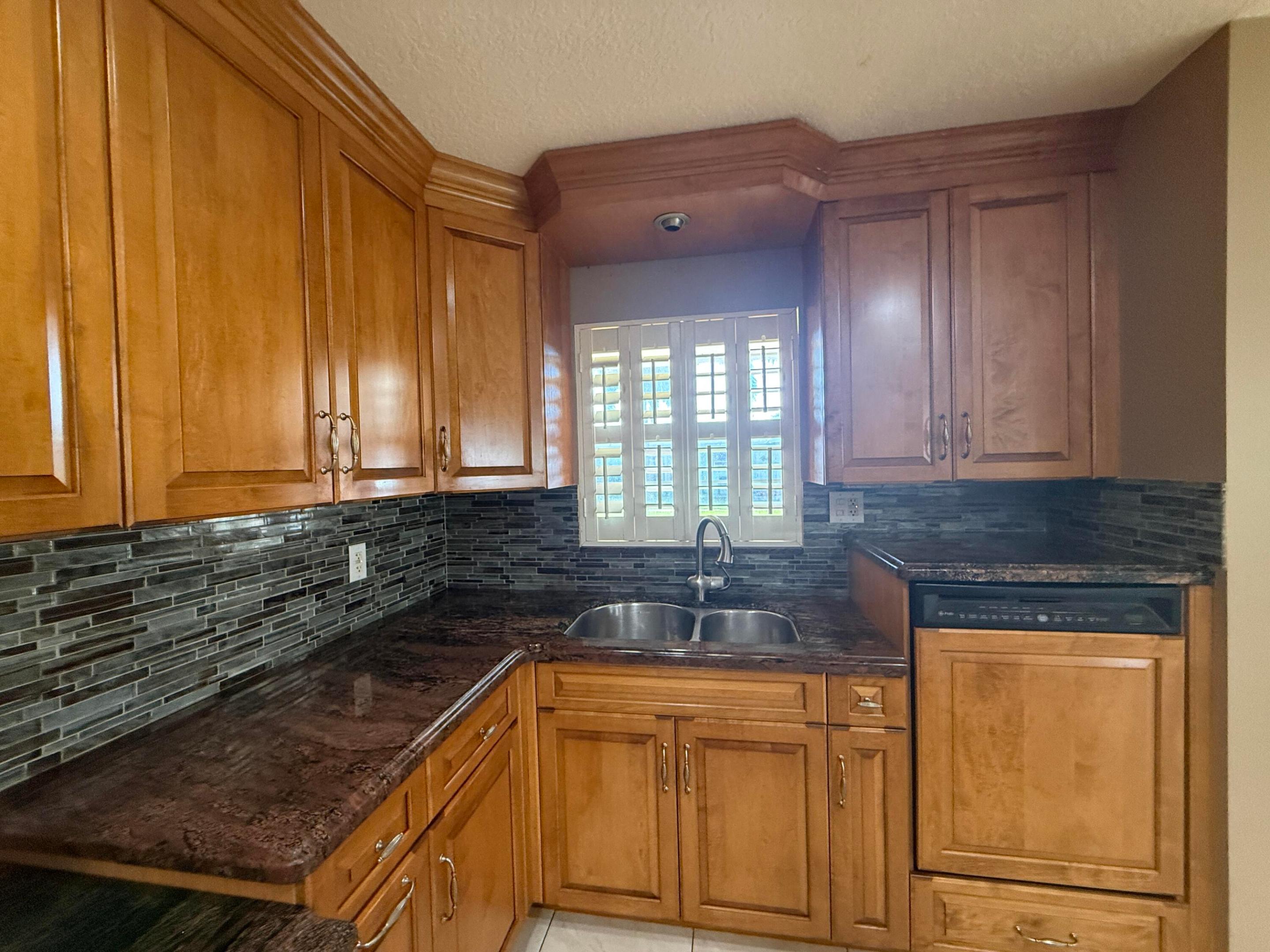 PINE POINT VILLAS CONDO - Residential