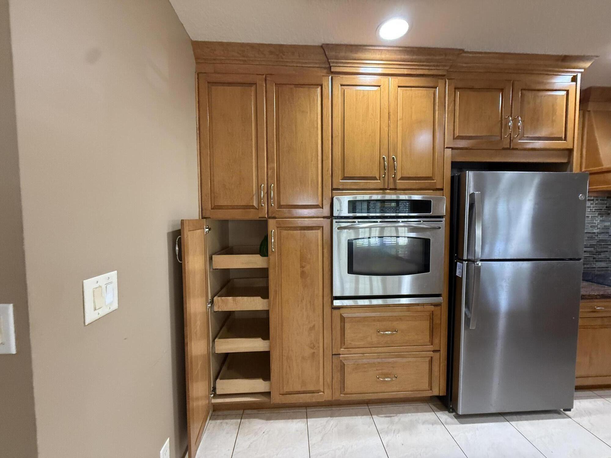 PINE POINT VILLAS CONDO - Residential