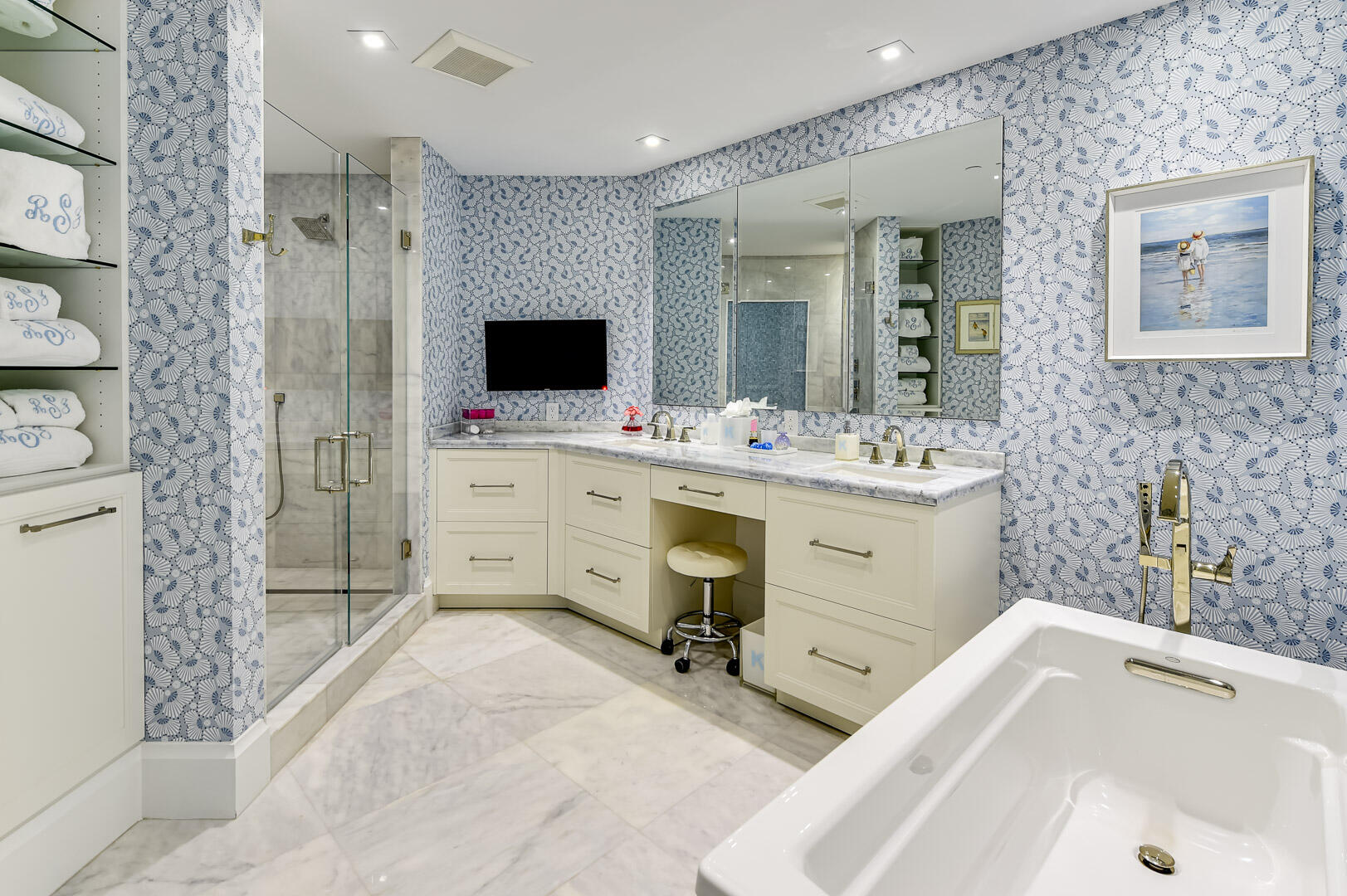 PALM BEACH HAMPTON CONDO - Residential
