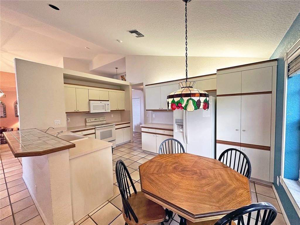 Country Isles Cove 137-45 - Residential