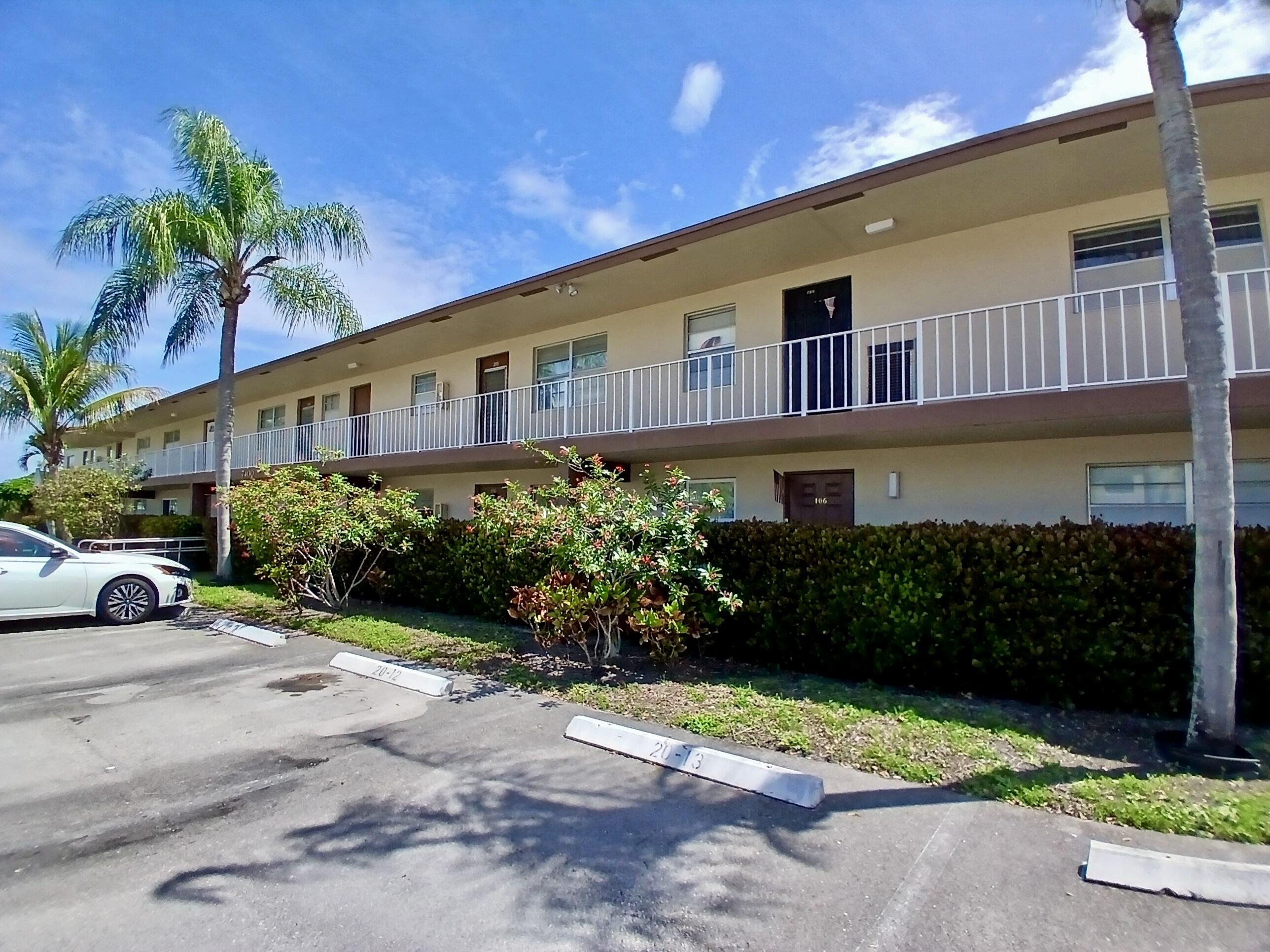 ORIOLE GARDENS - Residential