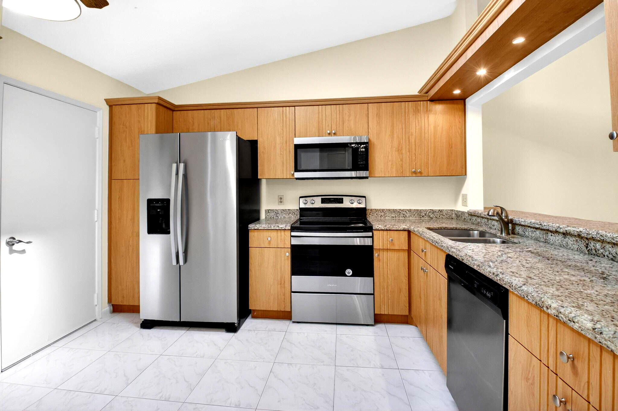 PALM CHASE CONDO - Residential Lease
