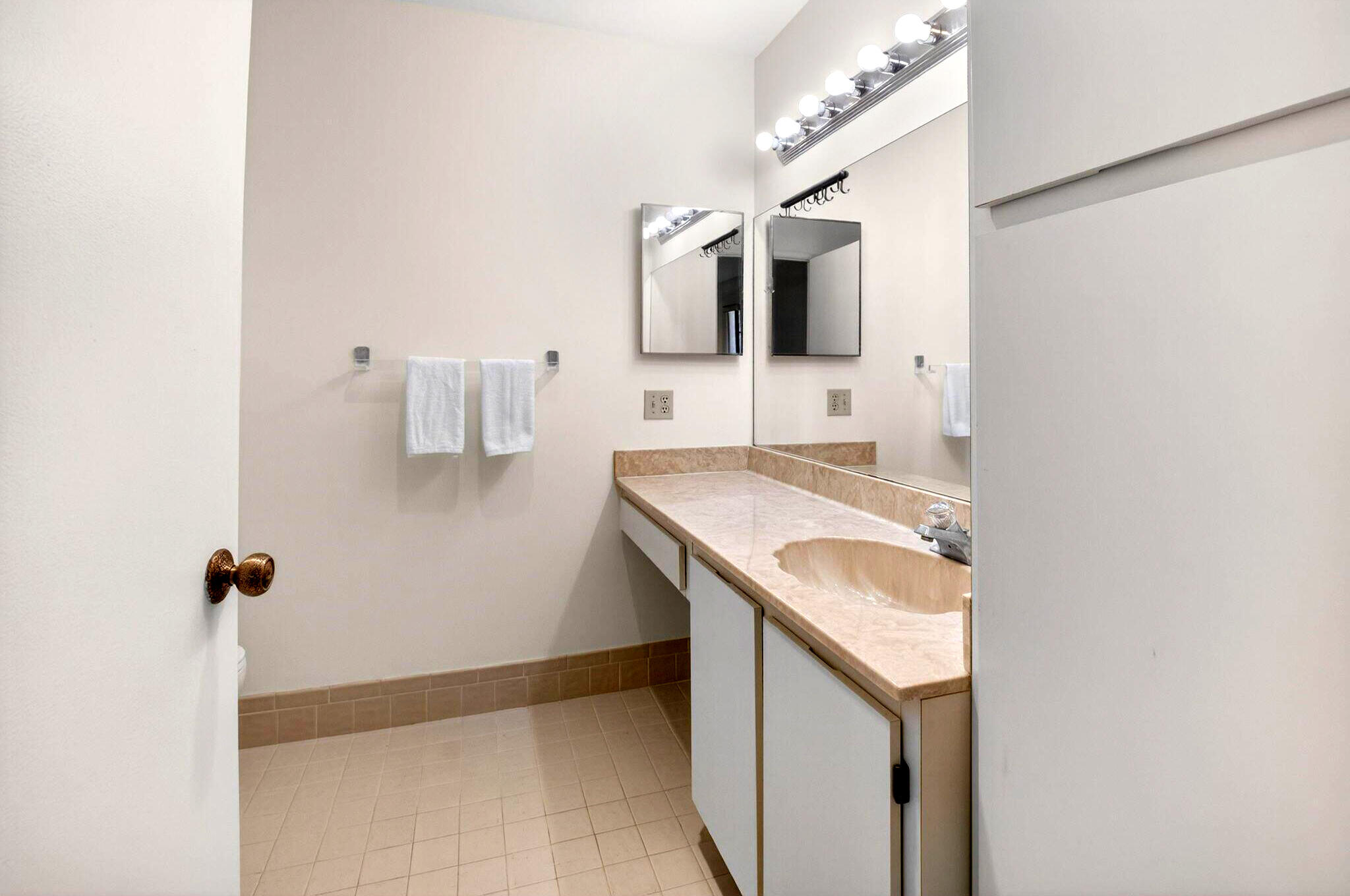 PALM CHASE CONDO - Residential Lease