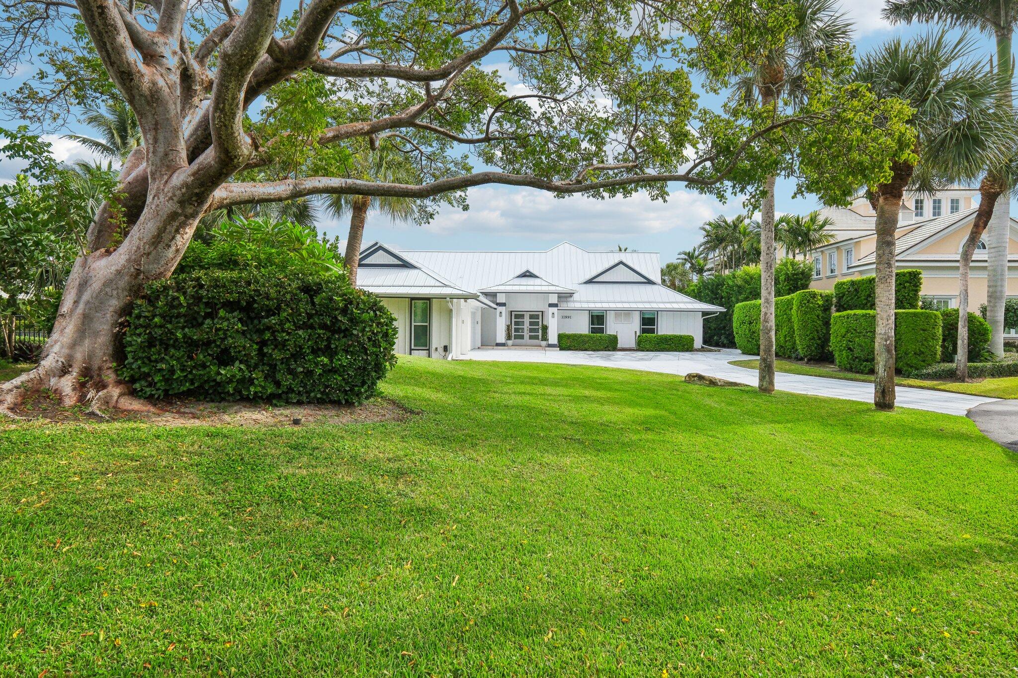 ROLLING HILLS - Residential