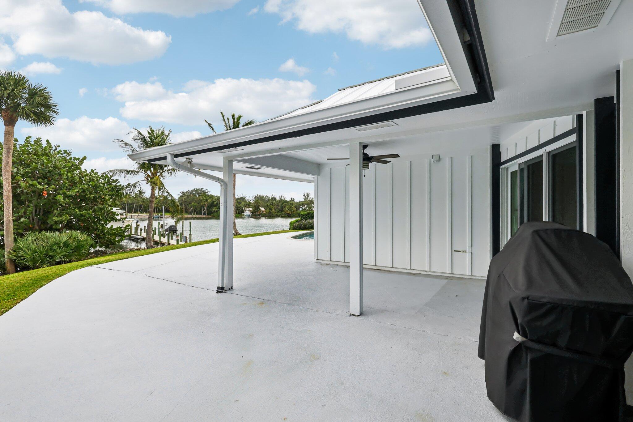 ROLLING HILLS - Residential