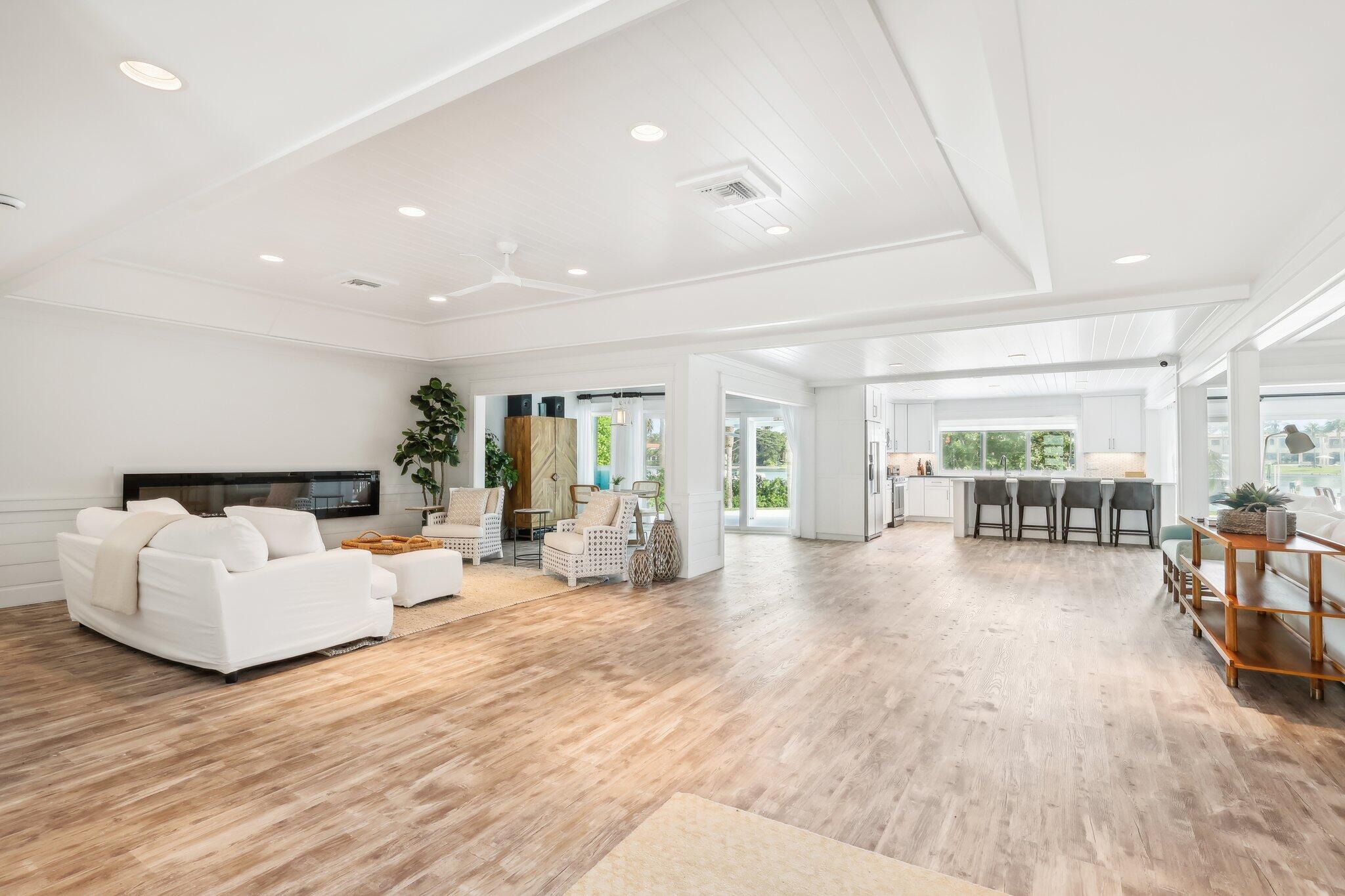 ROLLING HILLS - Residential