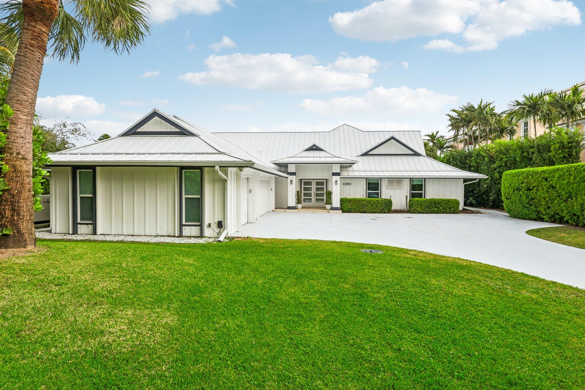 ROLLING HILLS - Residential