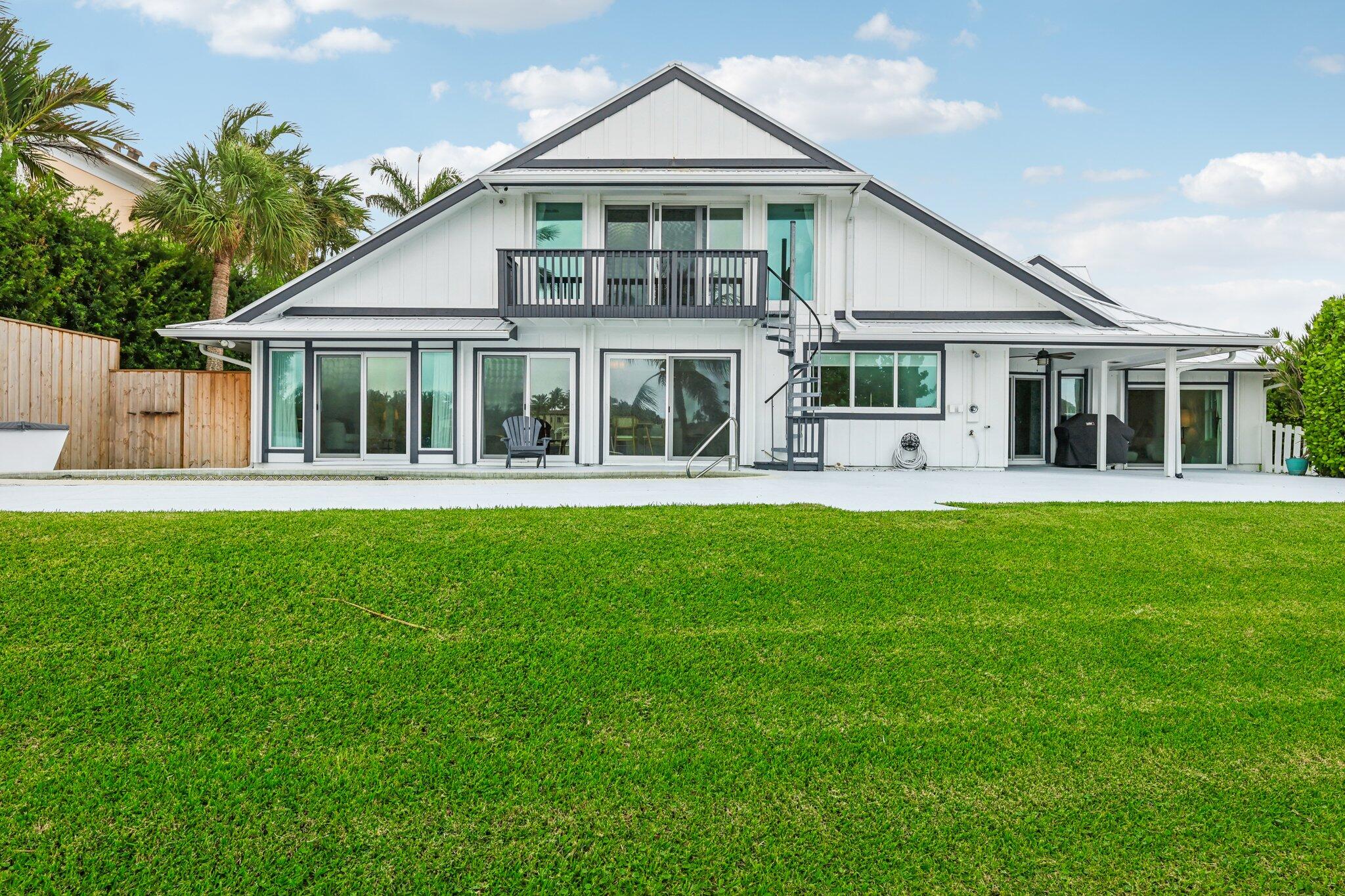 ROLLING HILLS - Residential