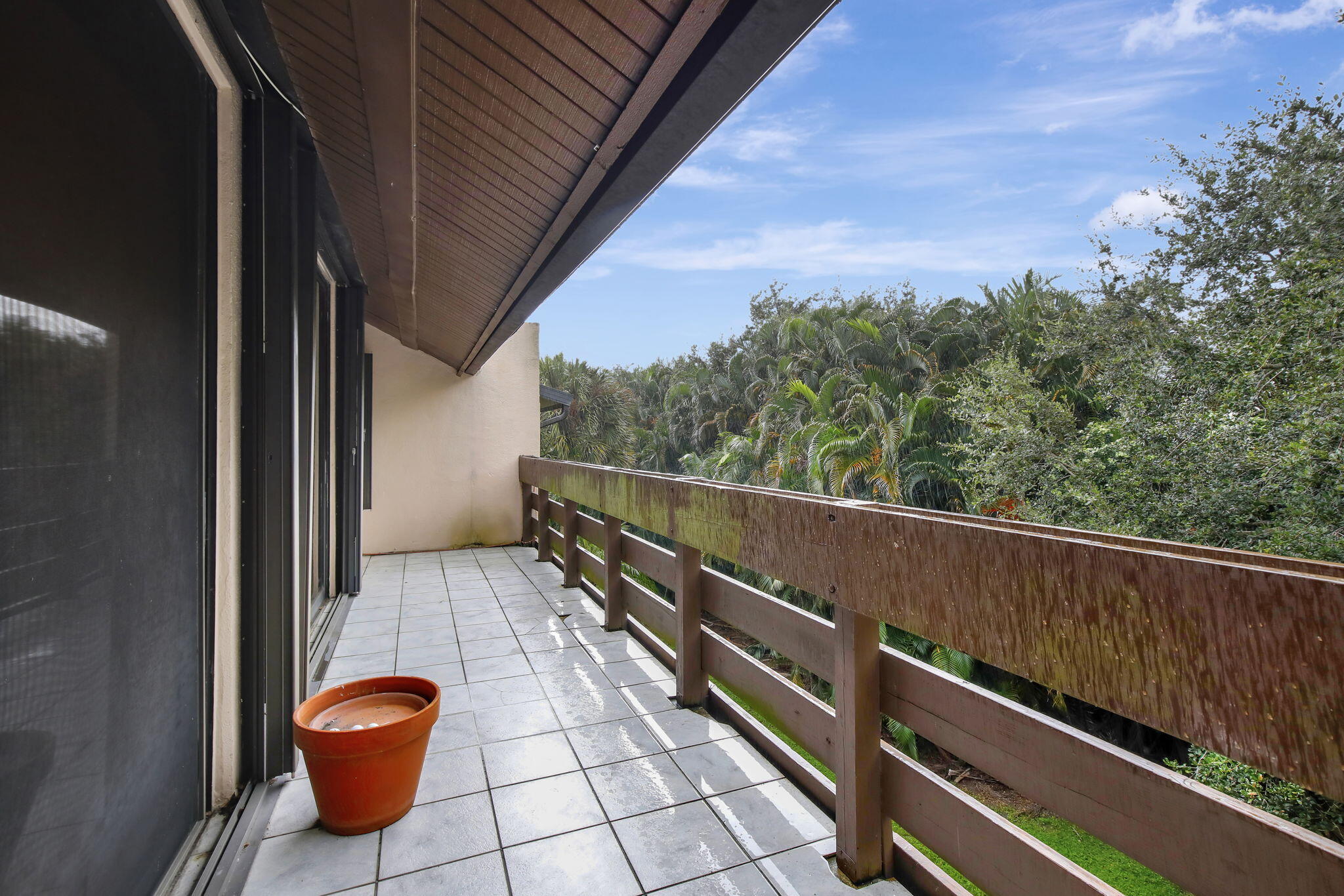 FOUNTAINS OF JACARANDA CONDO II - Residential
