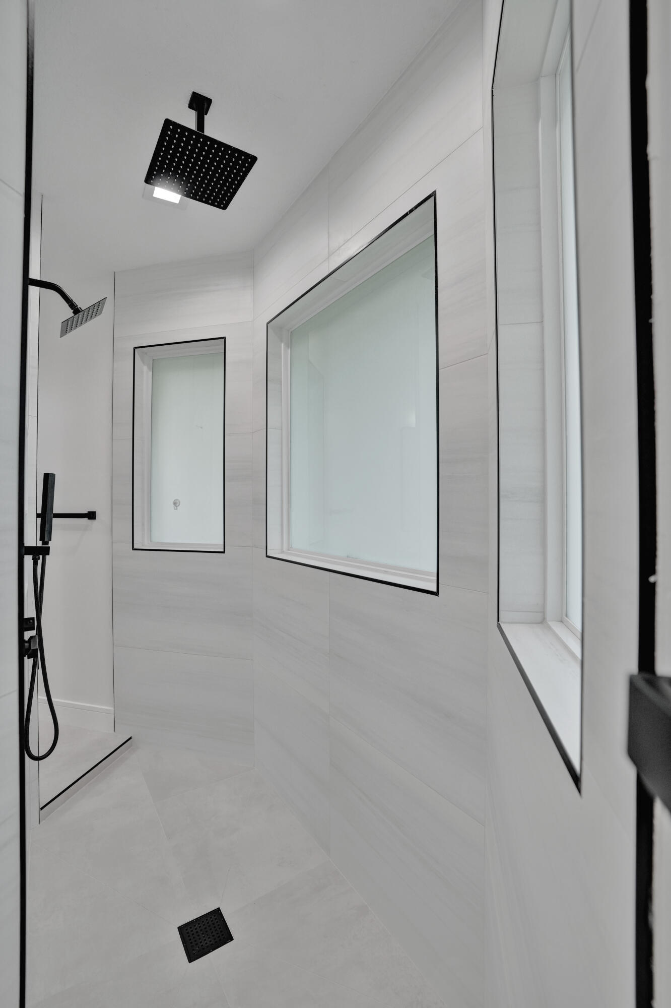 WHISPERING BROOKS ESTATES - Residential
