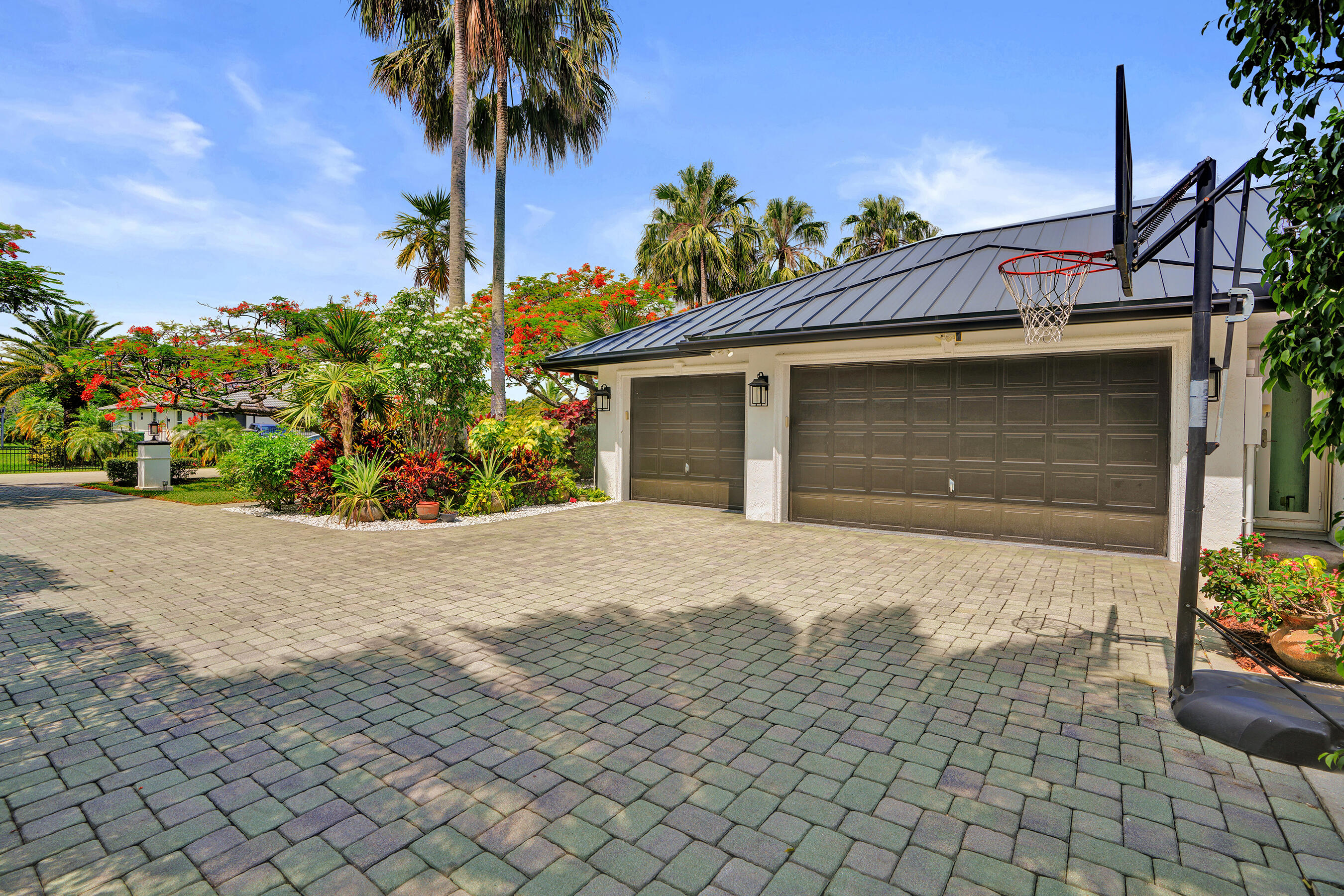 WHISPERING BROOKS ESTATES - Residential