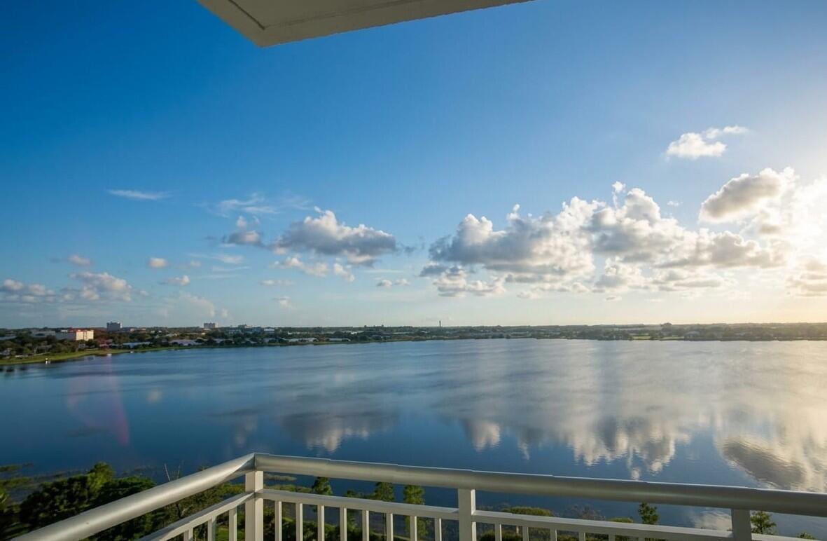 EDGE CONDO NO ONE - Residential