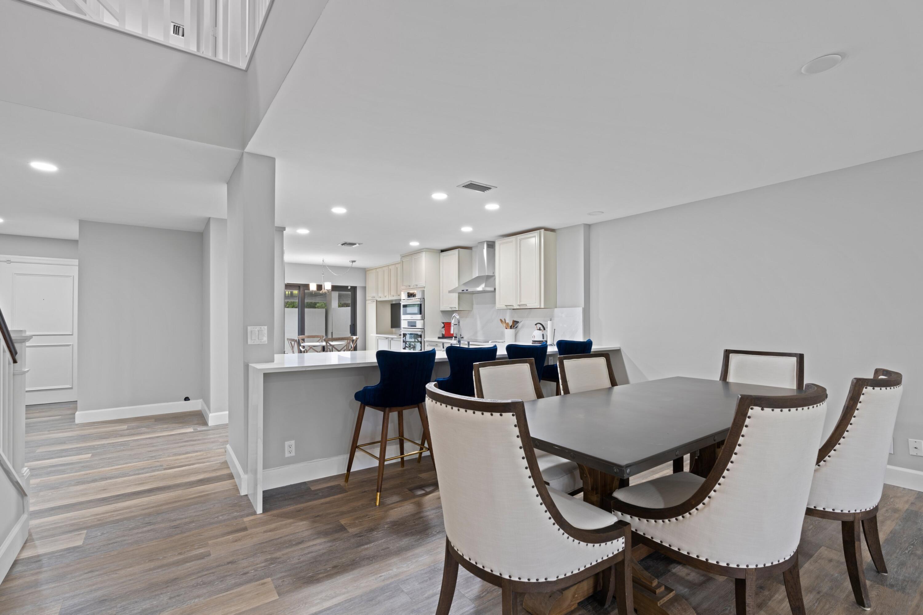 PARLIAMENT GOLF VILLAS CONDO - Residential