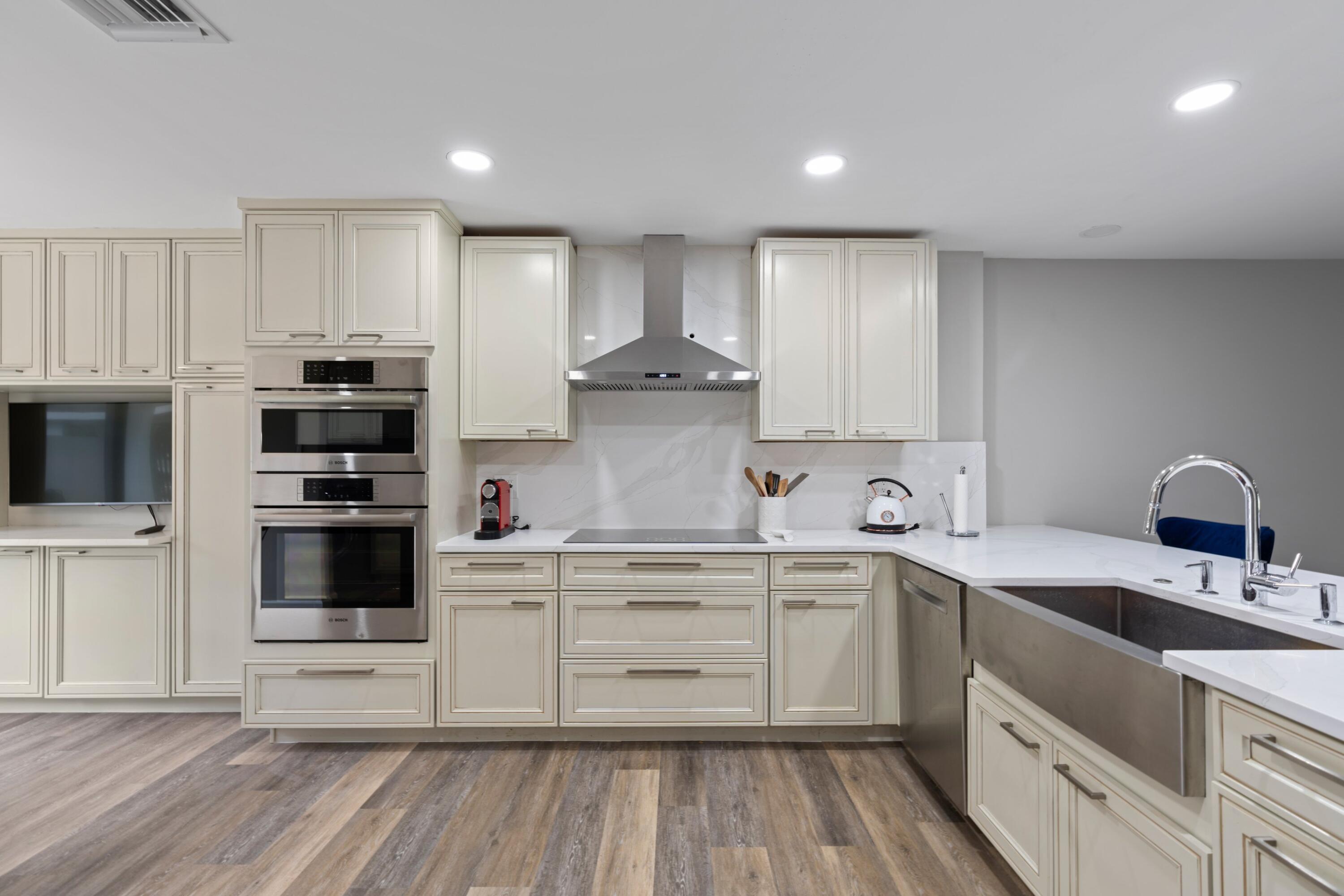 PARLIAMENT GOLF VILLAS CONDO - Residential