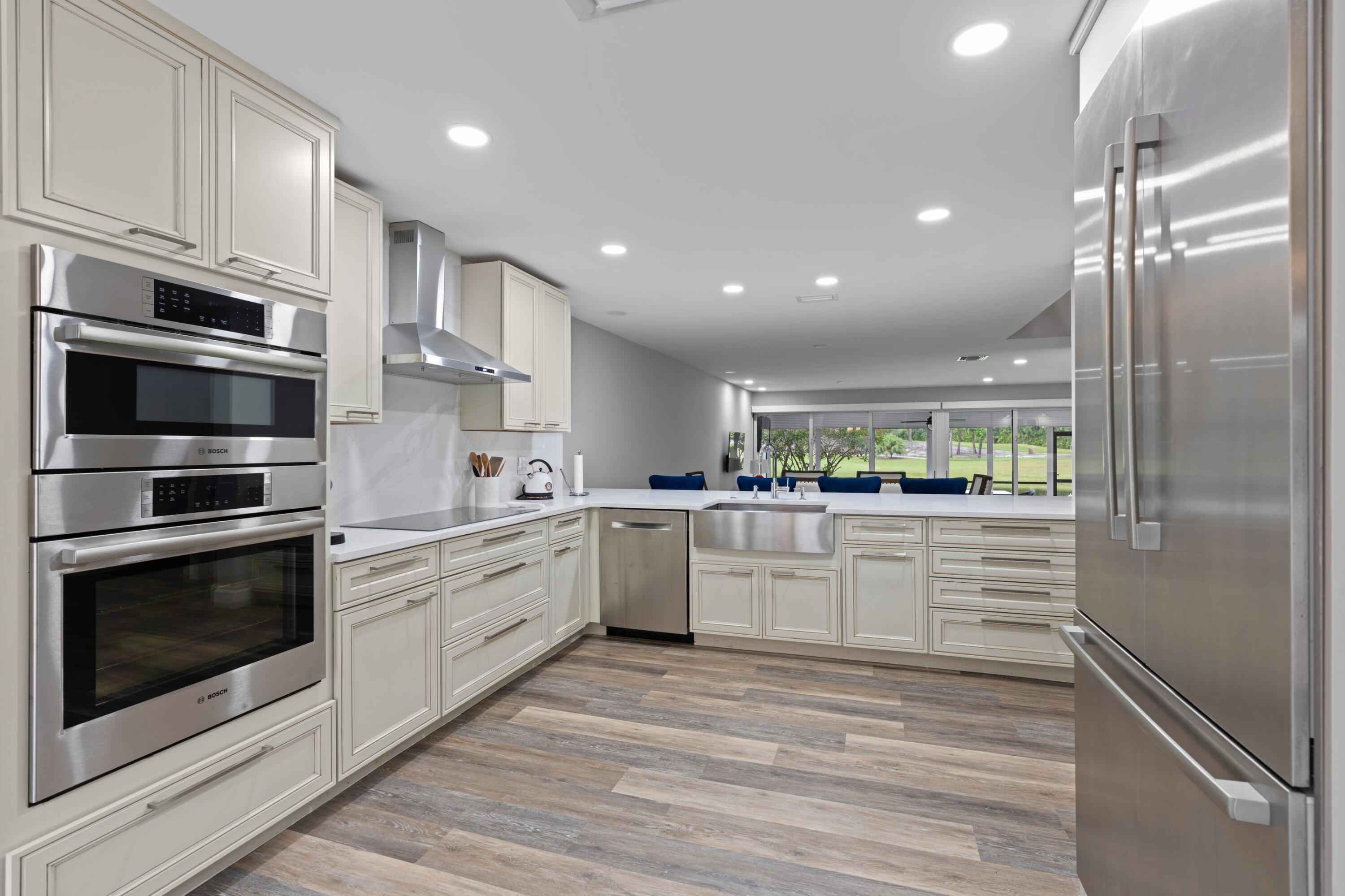 PARLIAMENT GOLF VILLAS CONDO - Residential