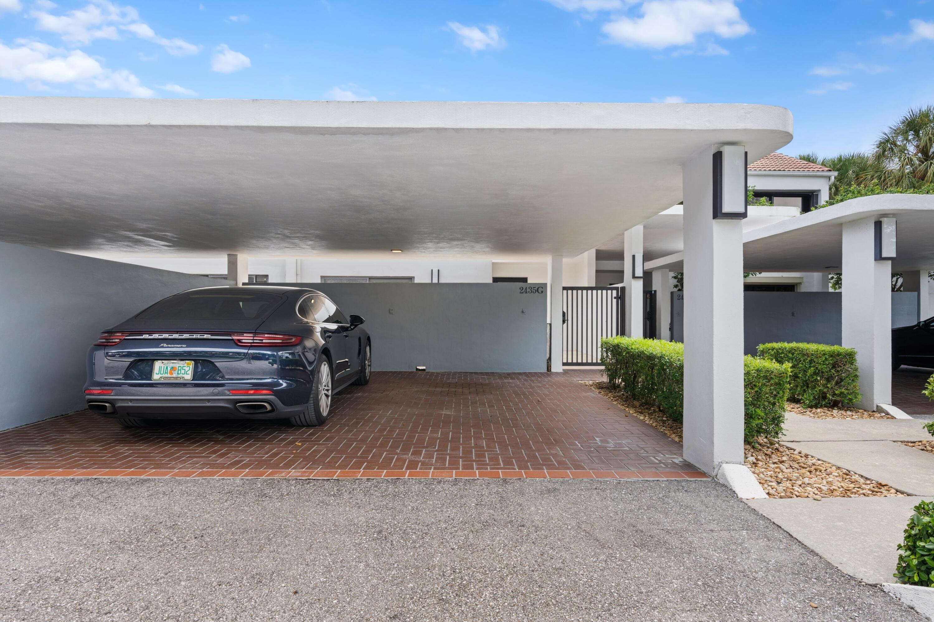 PARLIAMENT GOLF VILLAS CONDO - Residential