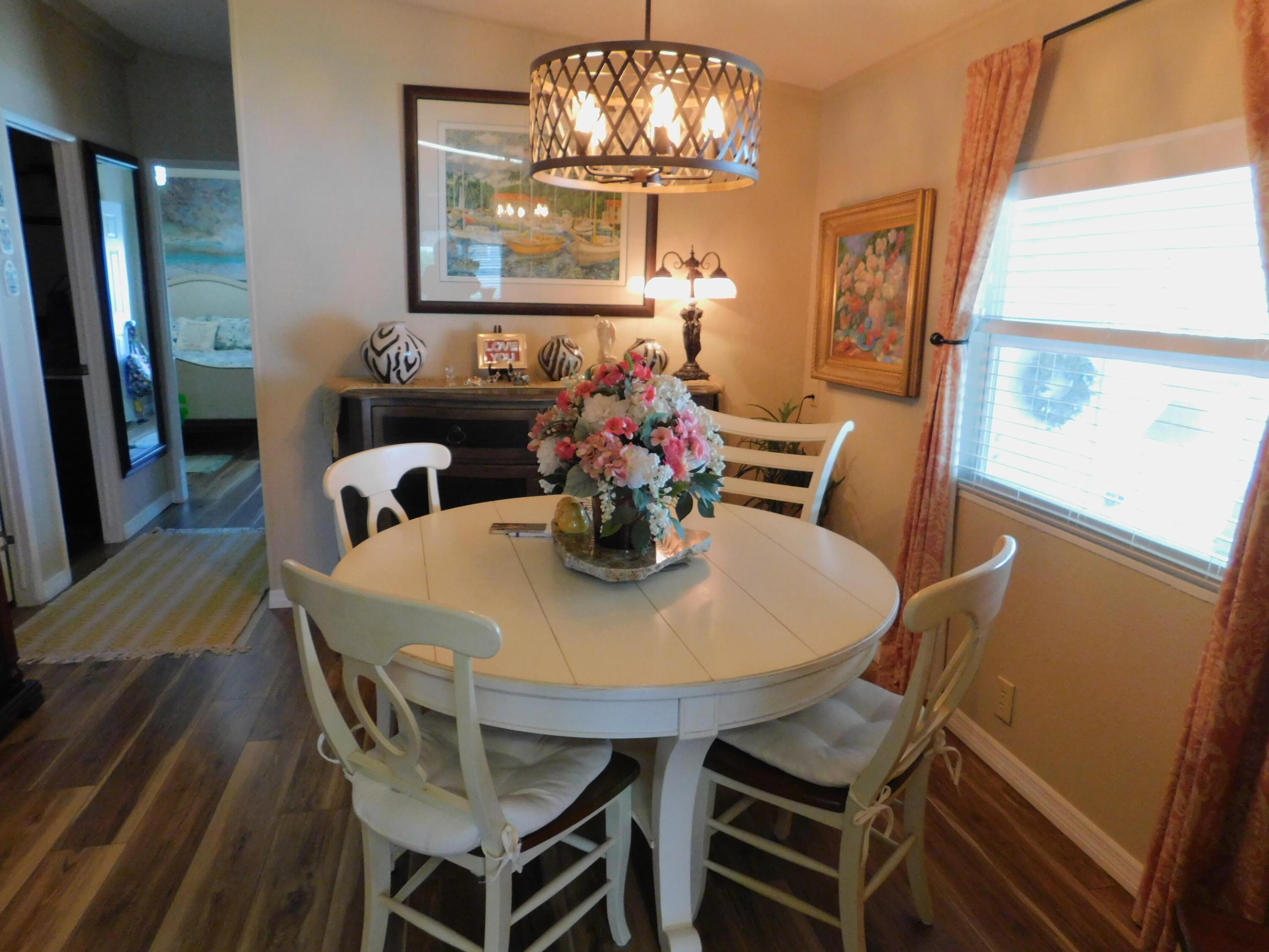 TROPICAL ISLES - Residential