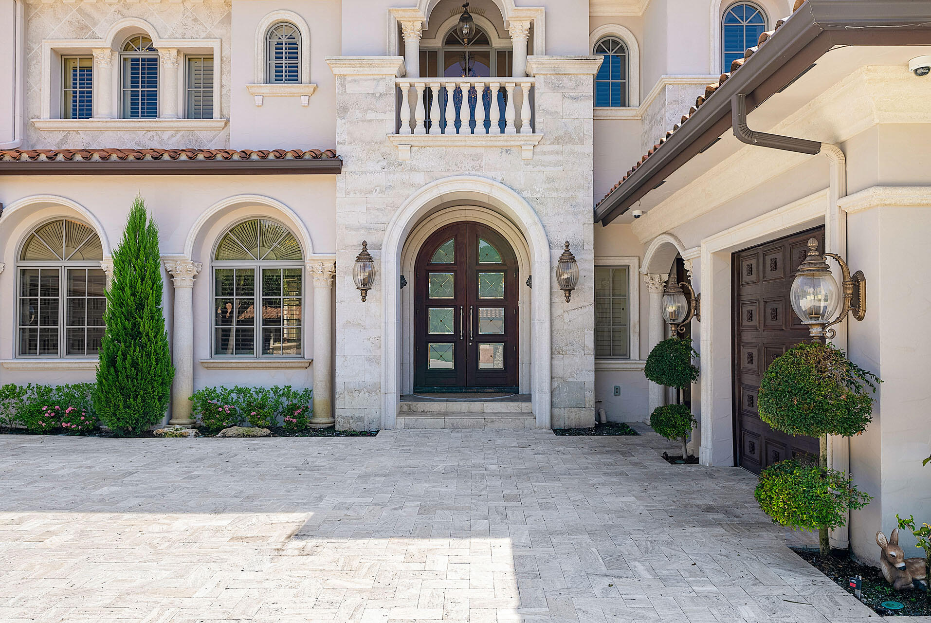ROYAL PALM YACHT & COUNTRY CLUB - Residential