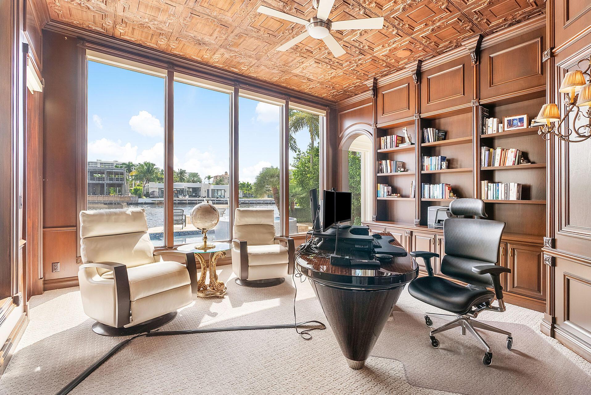 ROYAL PALM YACHT & COUNTRY CLUB - Residential
