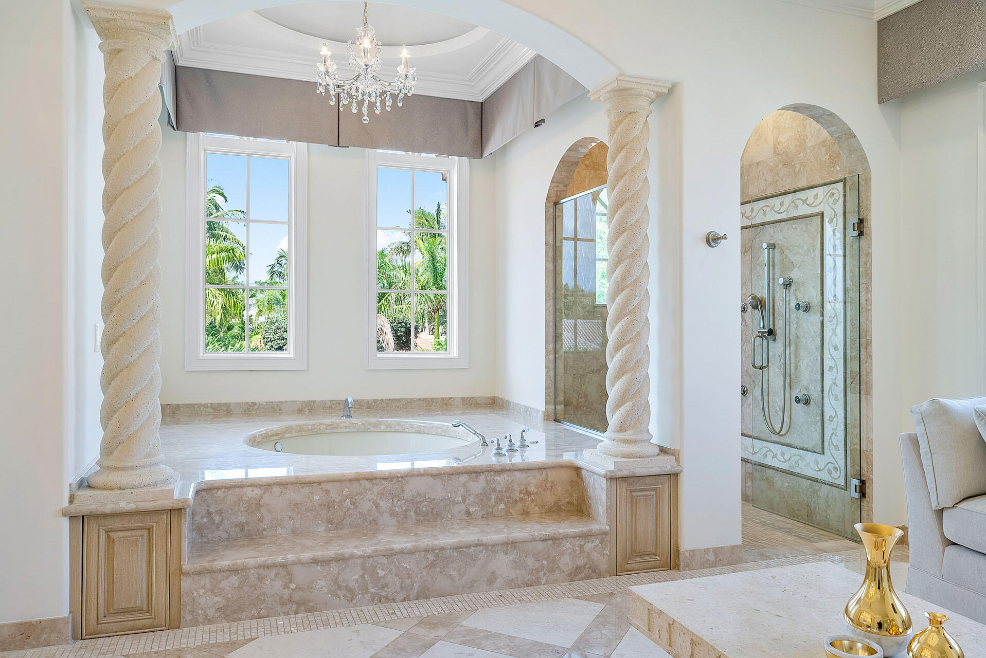 ROYAL PALM YACHT & COUNTRY CLUB - Residential