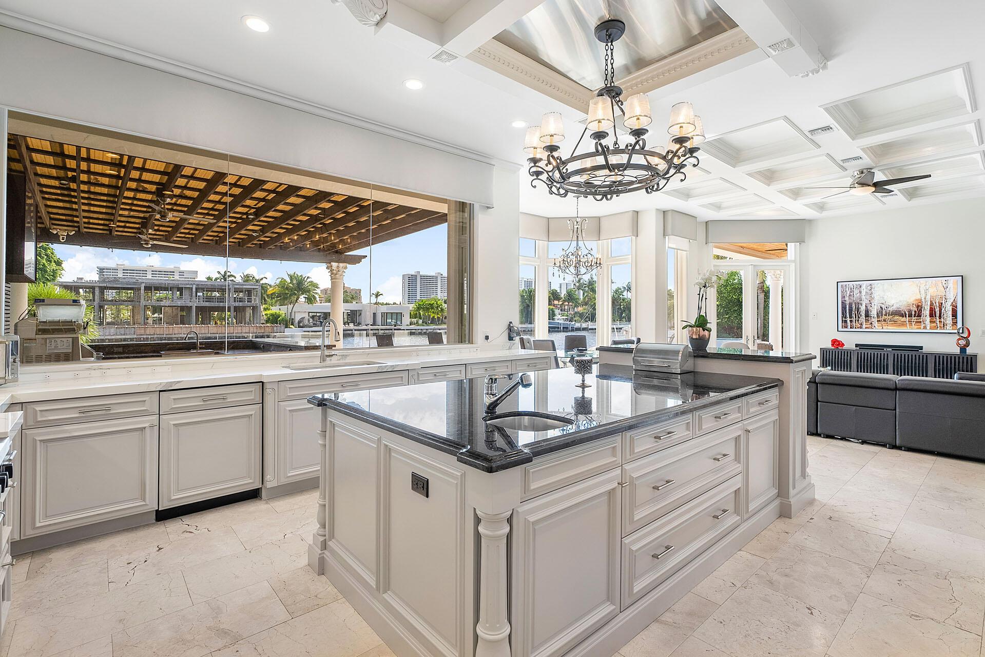ROYAL PALM YACHT & COUNTRY CLUB - Residential