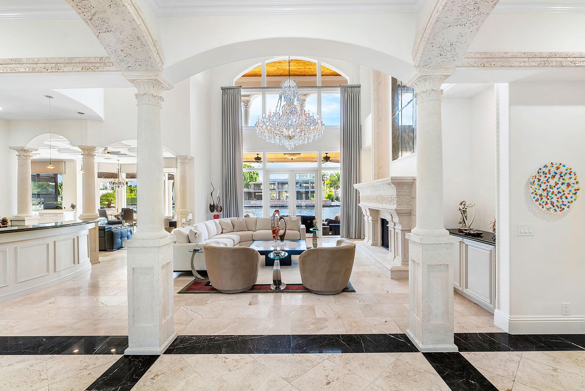 ROYAL PALM YACHT & COUNTRY CLUB - Residential